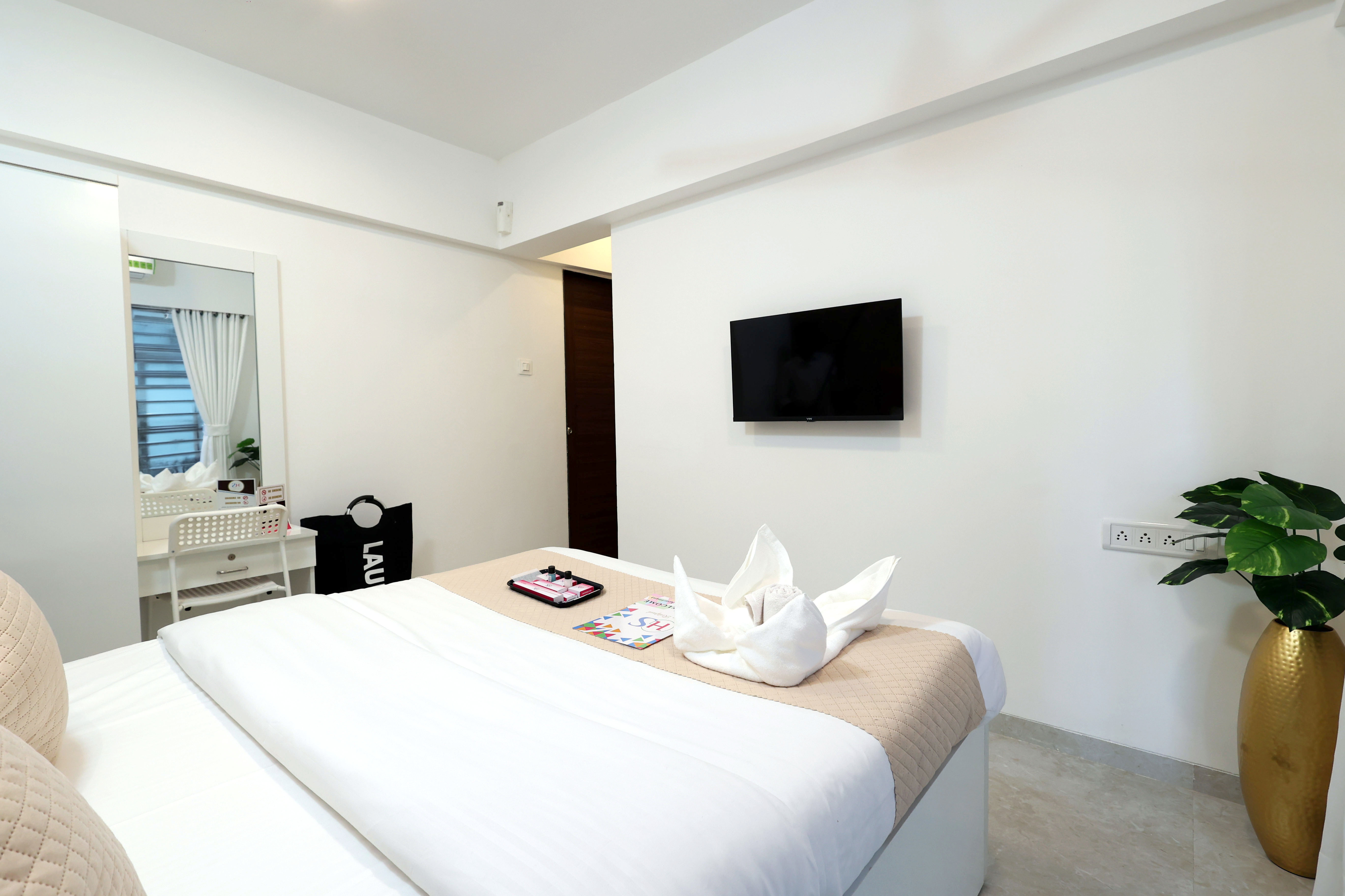 Spacious 1 Bedroom Apartment in Jogeshwari East