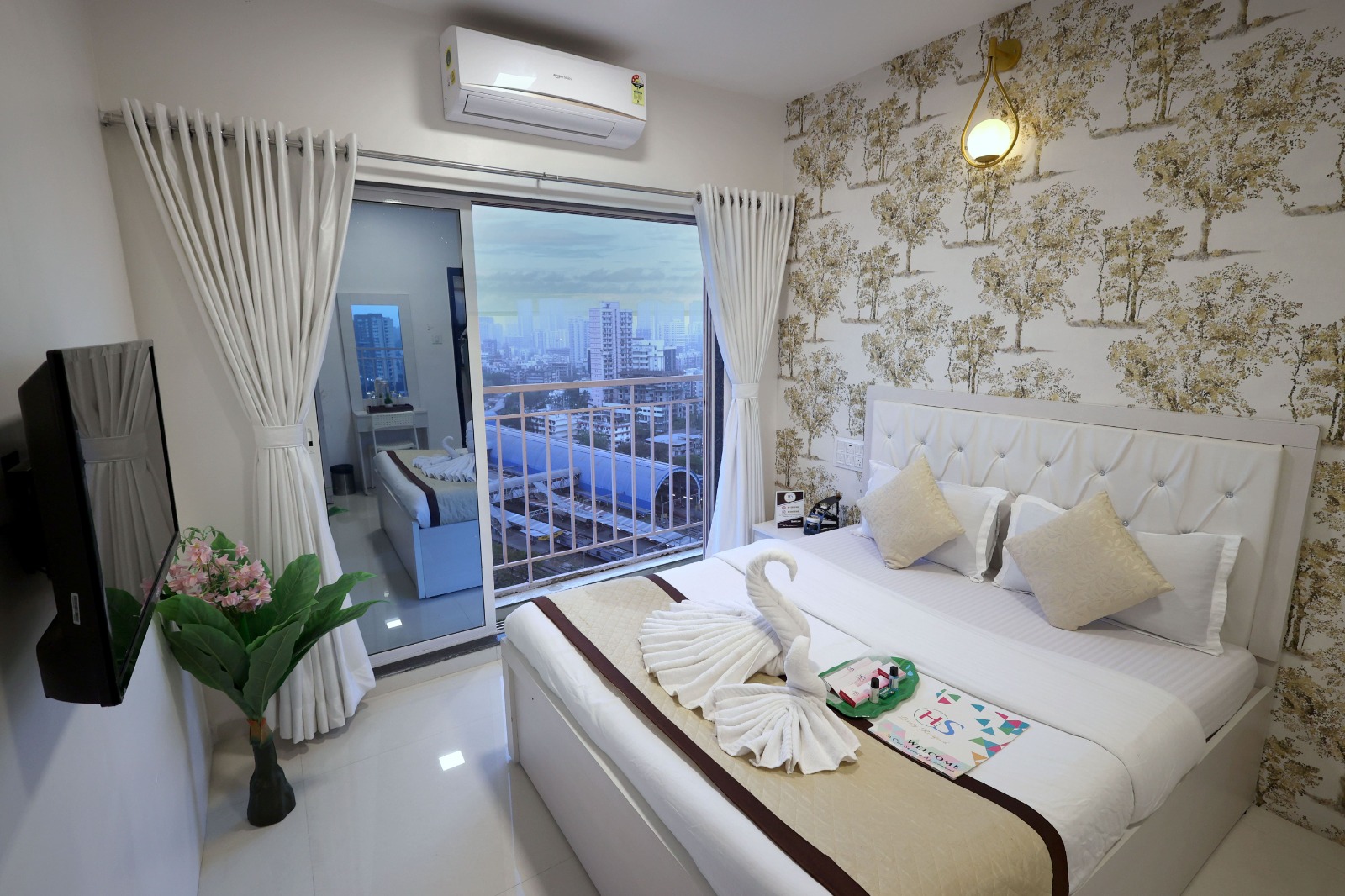 2 Bedroom Luxury Apartment near Goregaon Railway Station