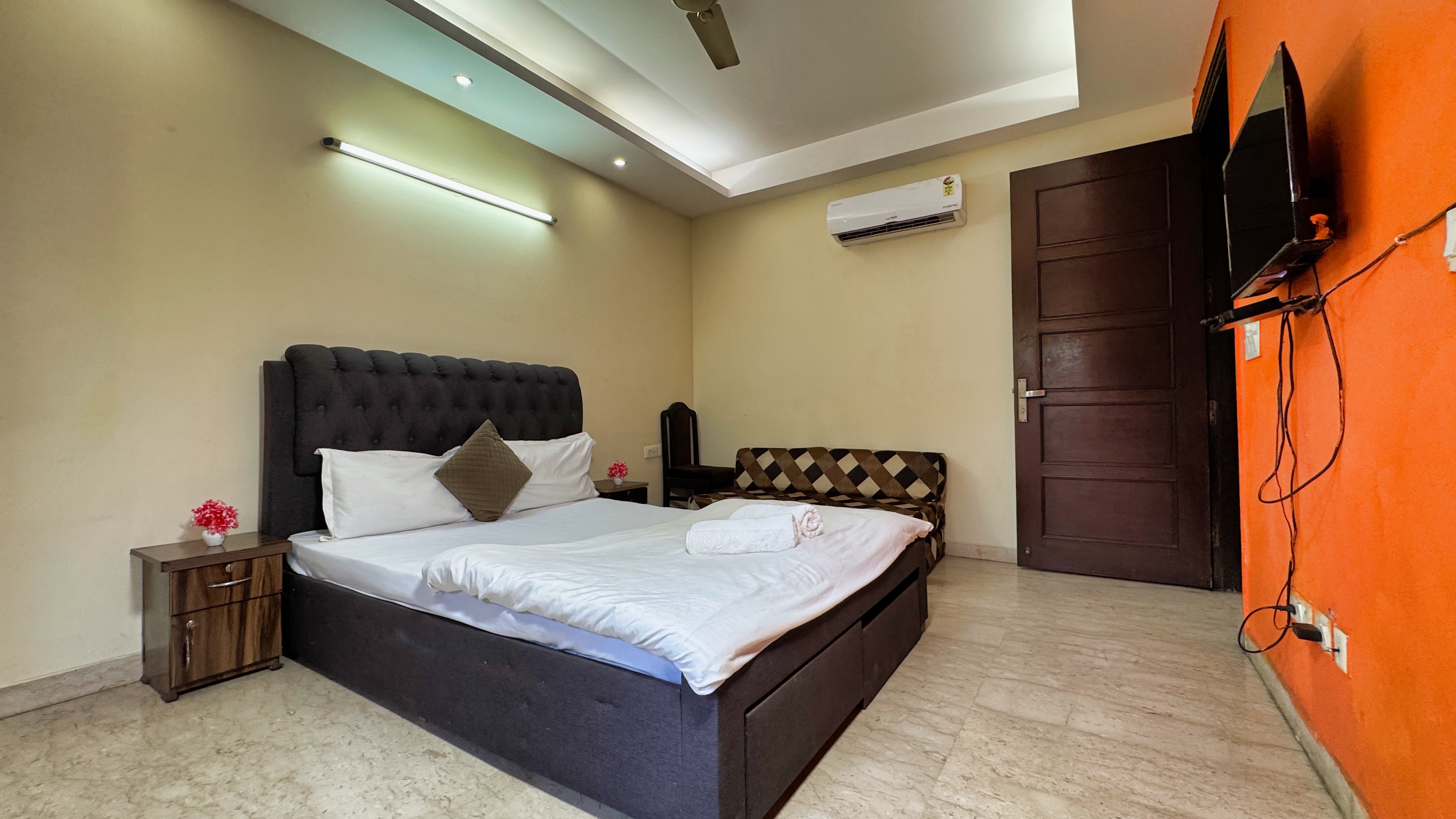 Spacious 2 BHK in Saket