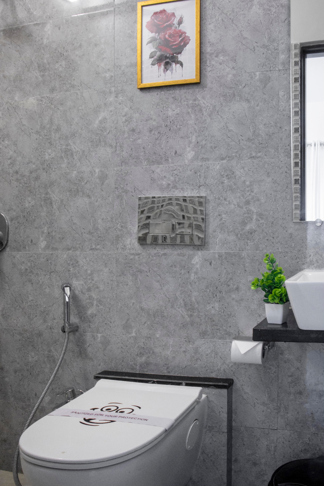 Royal 2 Bedroom Apartment in Malad East