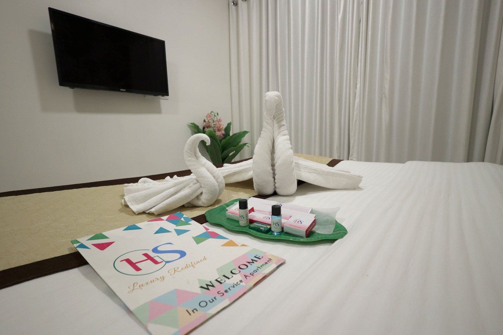 2 Bedroom Luxury Apartment near Goregaon Railway Station