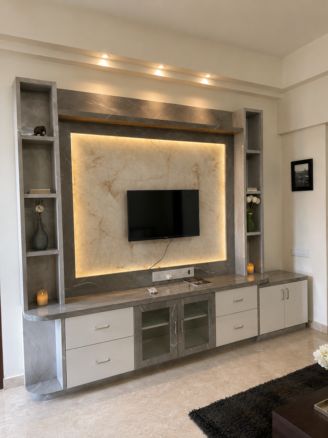 Skyline View 2 Bedroom Apartment near Oberoi Mall
