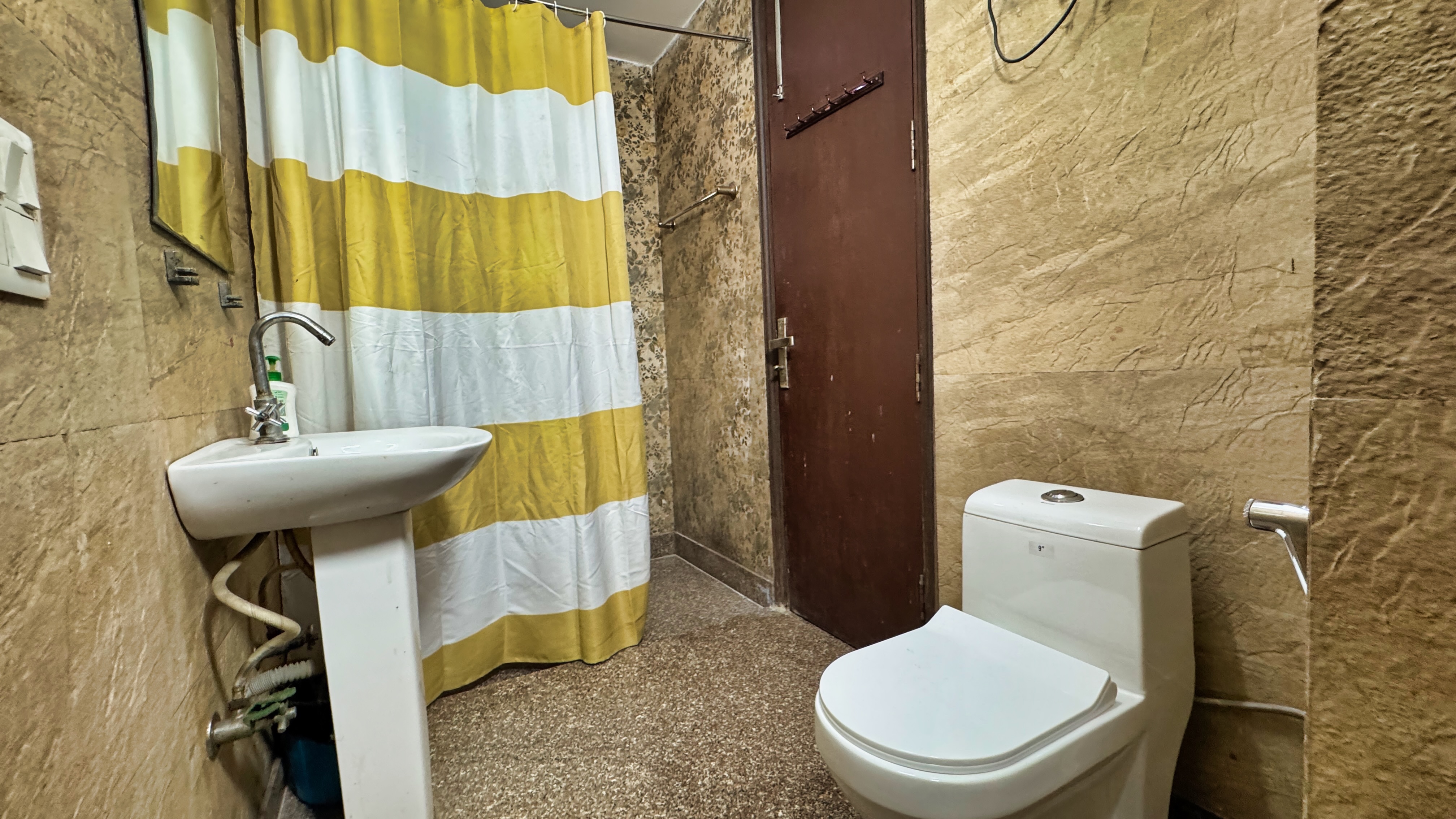 Spacious 2 BHK in Saket