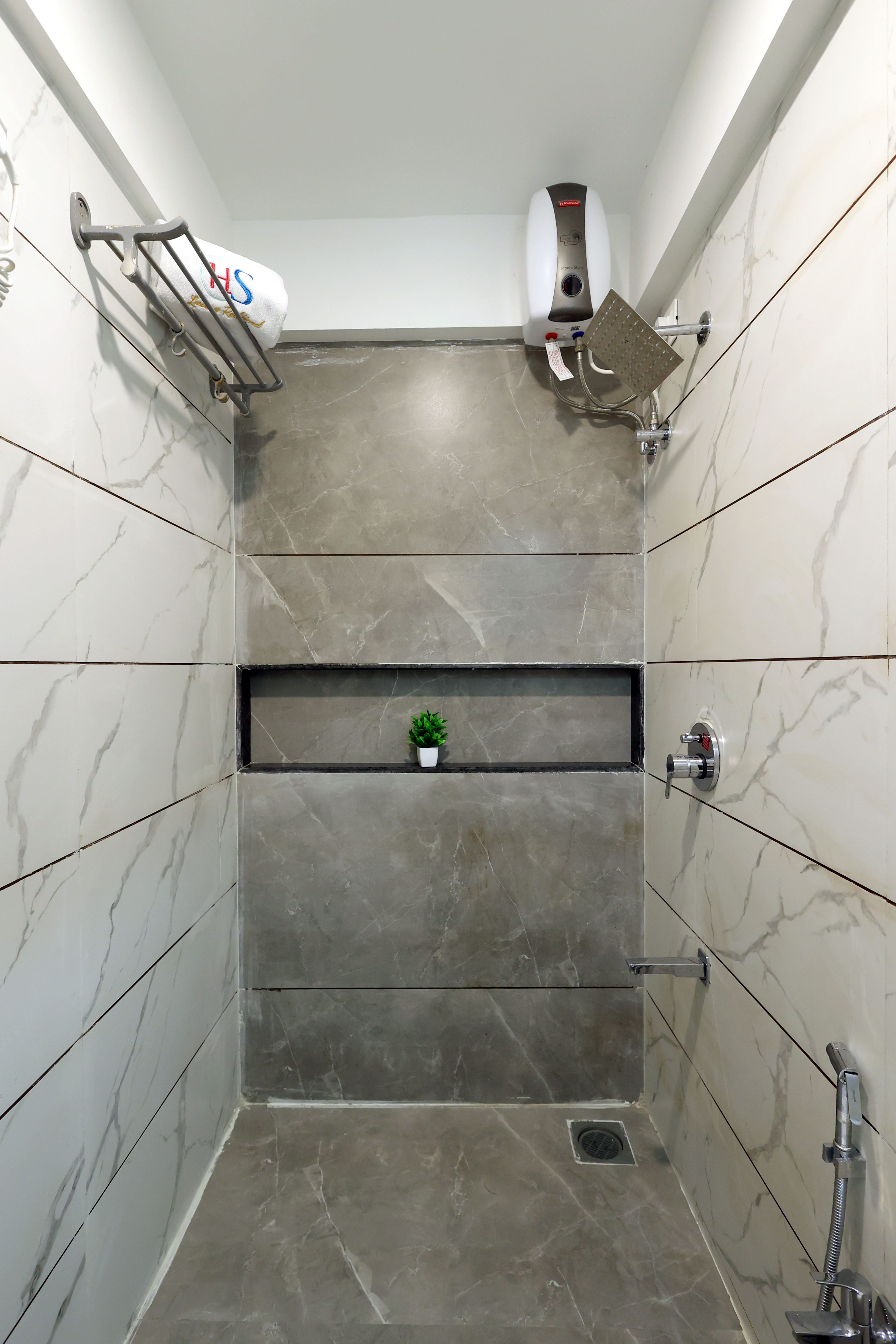 Spacious 1 Bedroom Apartment in Jogeshwari East