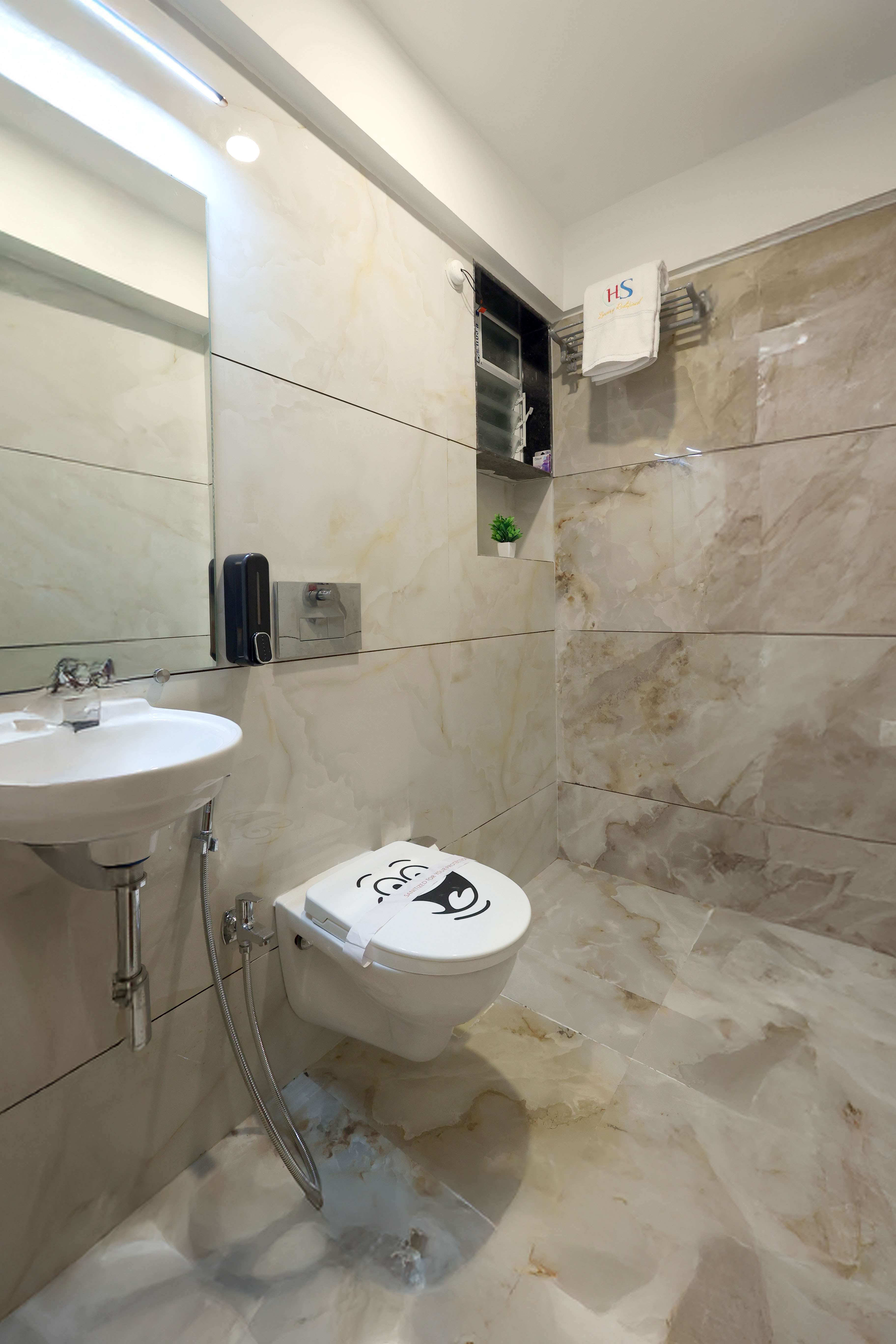 Spacious 1 Bedroom Apartment in Jogeshwari East
