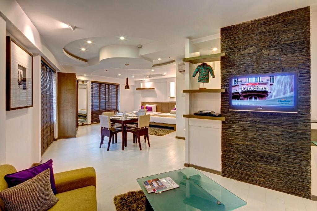 Luxury Noble Apartment near Langfold Garden