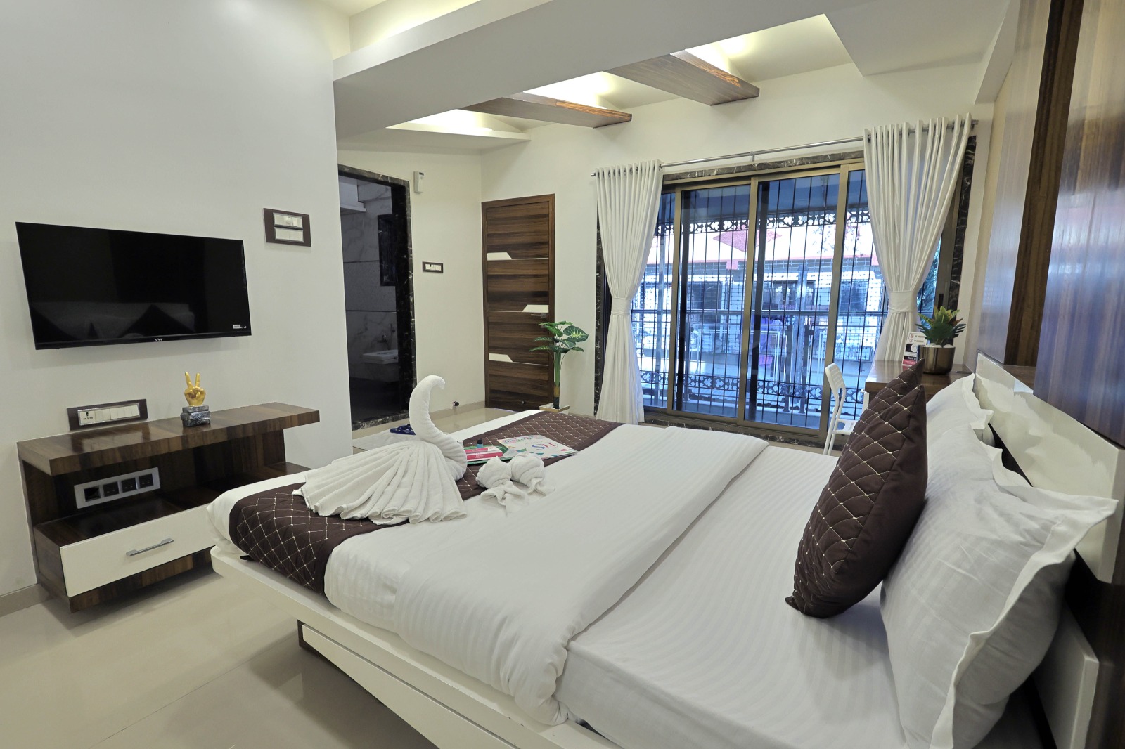 Luxurious 4 Bedroom Apartment in Gorai