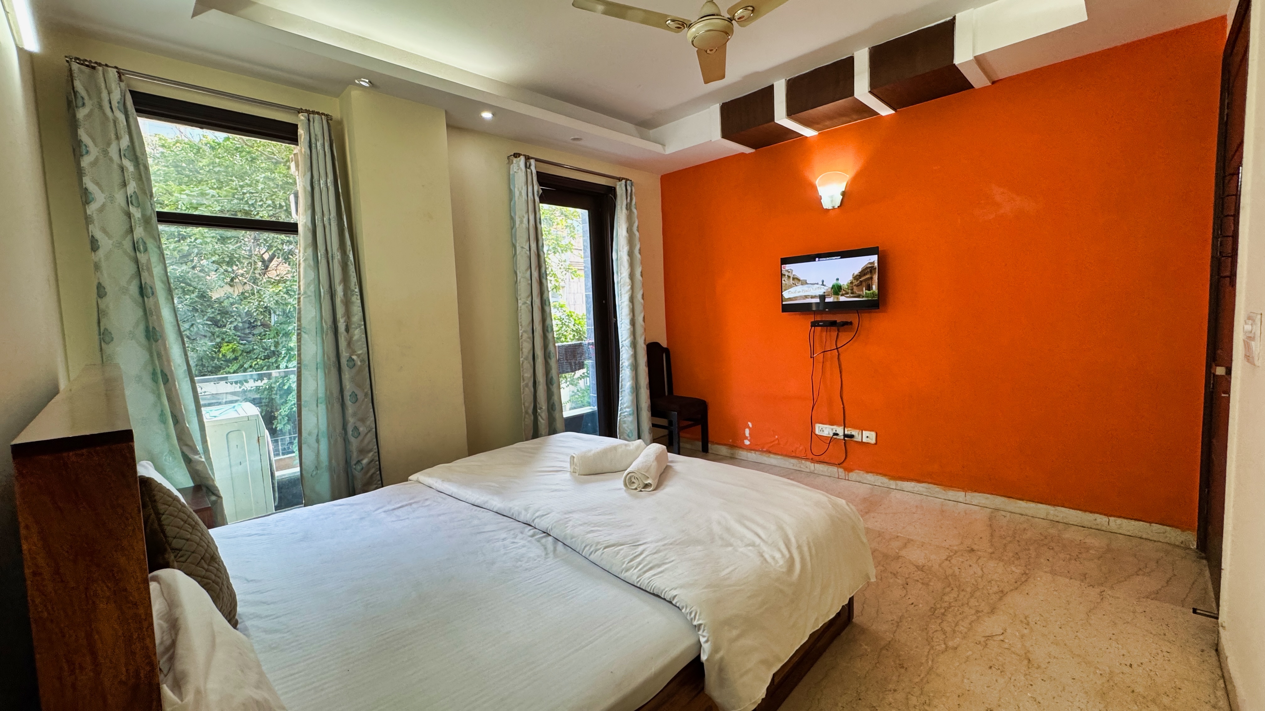 Spacious 2 BHK in Saket