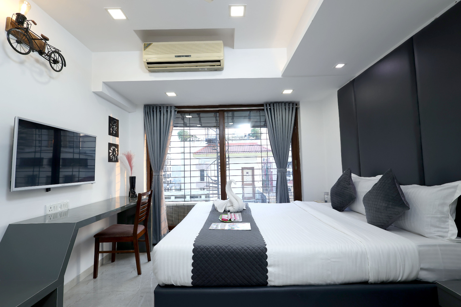 4 Bedroom Apartment in Govind Nagar