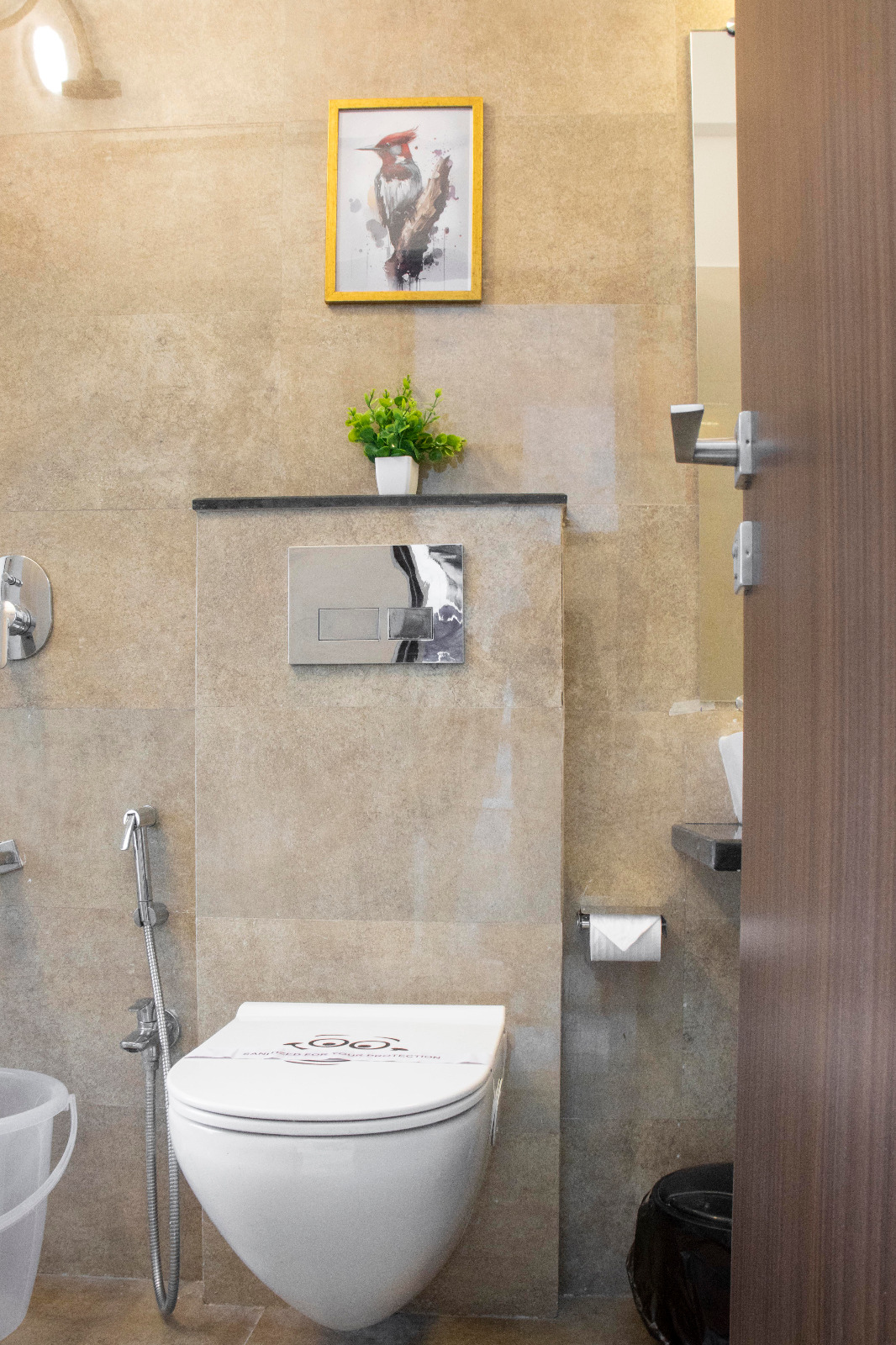 Royal 2 Bedroom Apartment in Malad East
