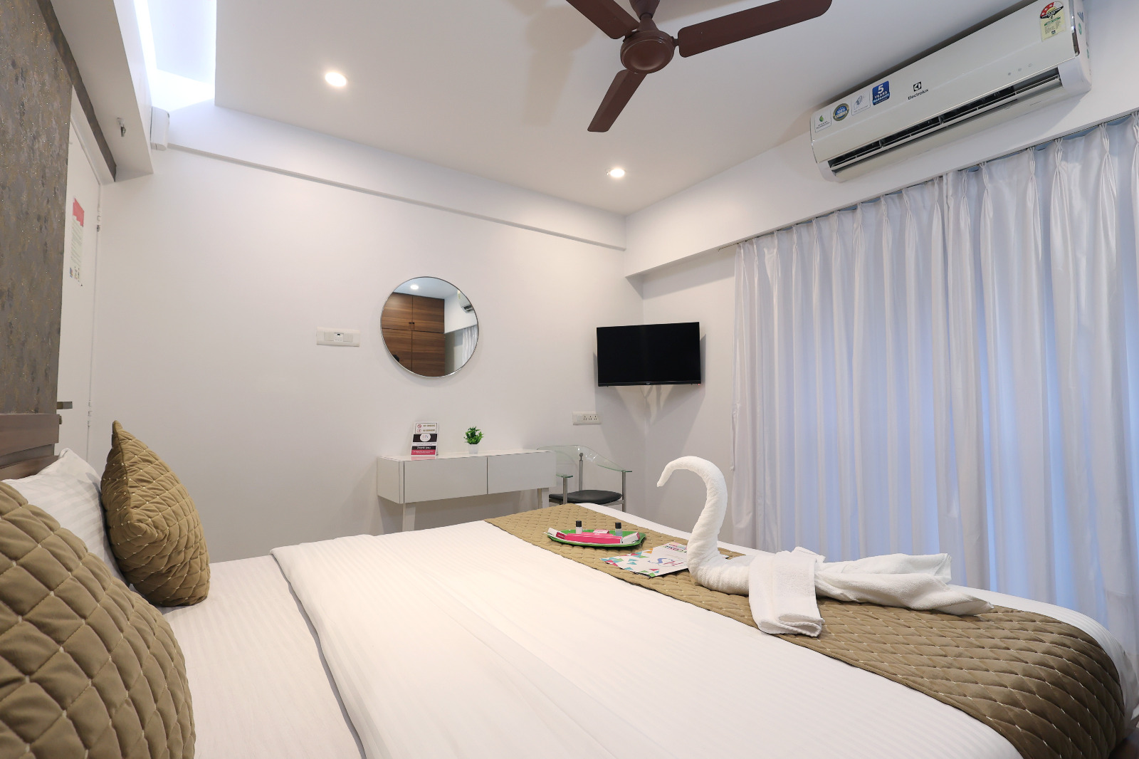 Deluxe 3 Bedroom Serviced Apartment near MIDC Andheri