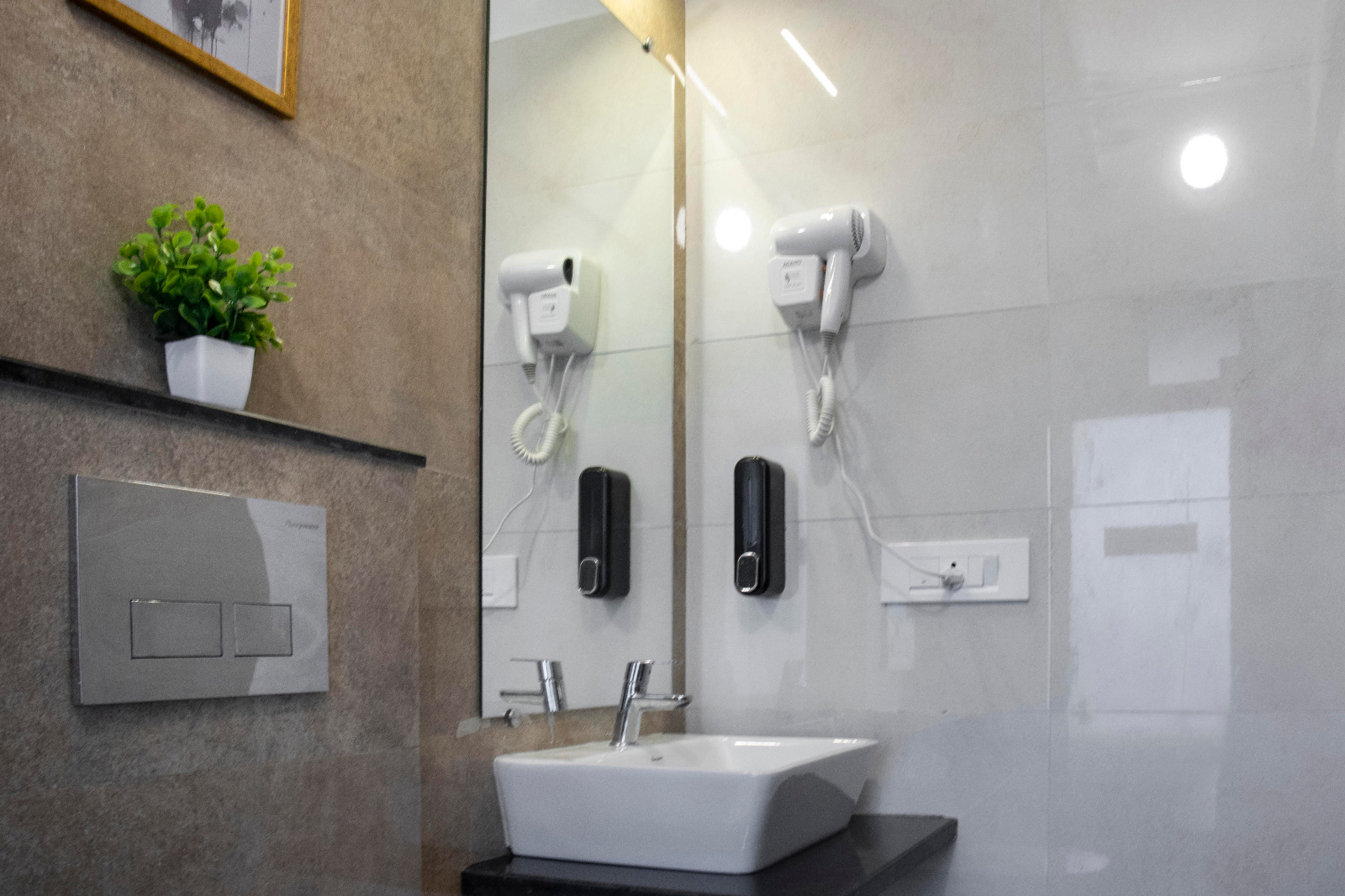 Royal 2 Bedroom Apartment in Malad East