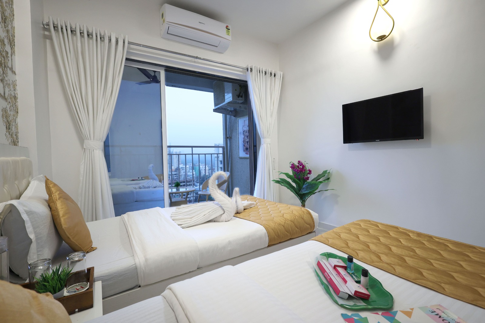2 Bedroom Luxury Apartment near Goregaon Railway Station