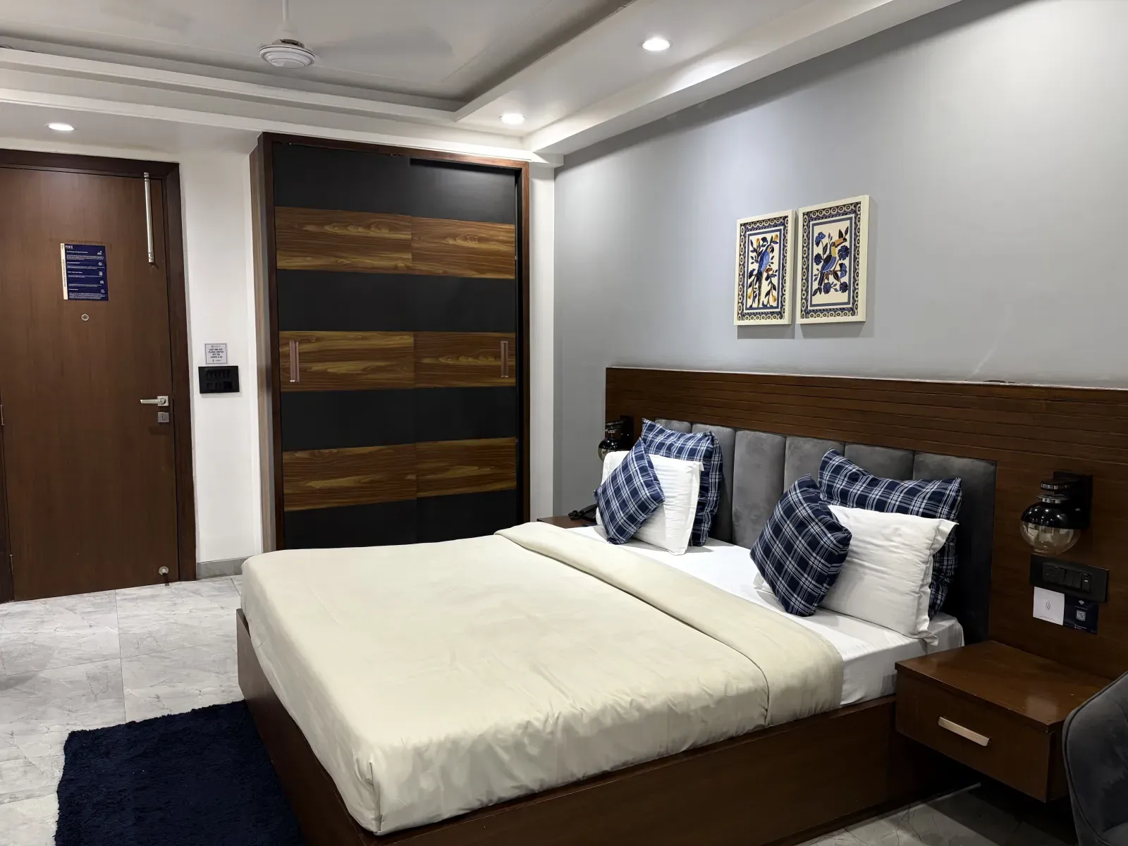 Comforable Studio Apartment near Gallleria Market