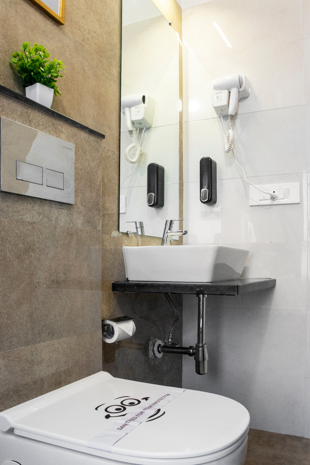 Royal 2 Bedroom Apartment in Malad East