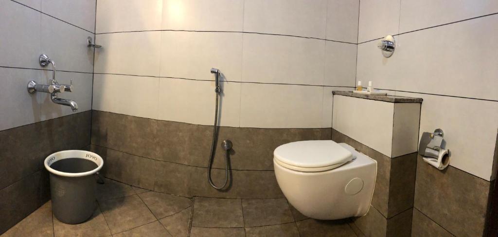 Refined Living Spaces near Wilson Garden