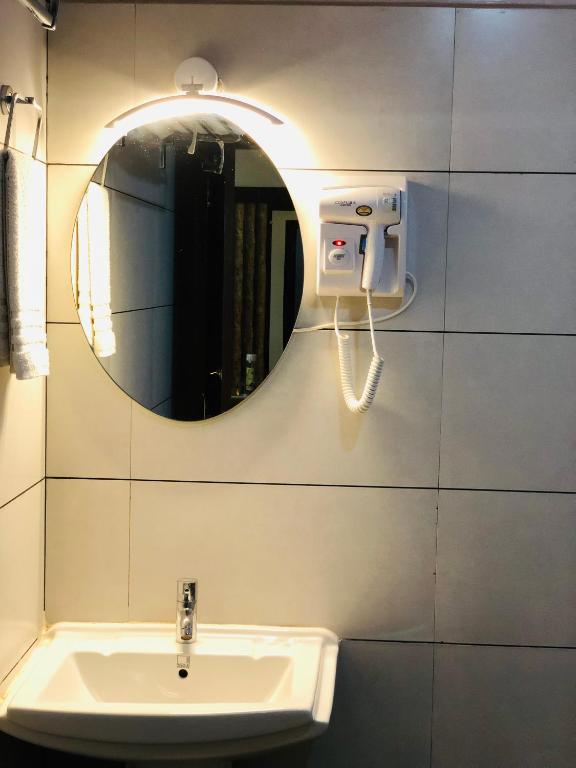 Refined Living Spaces near Wilson Garden