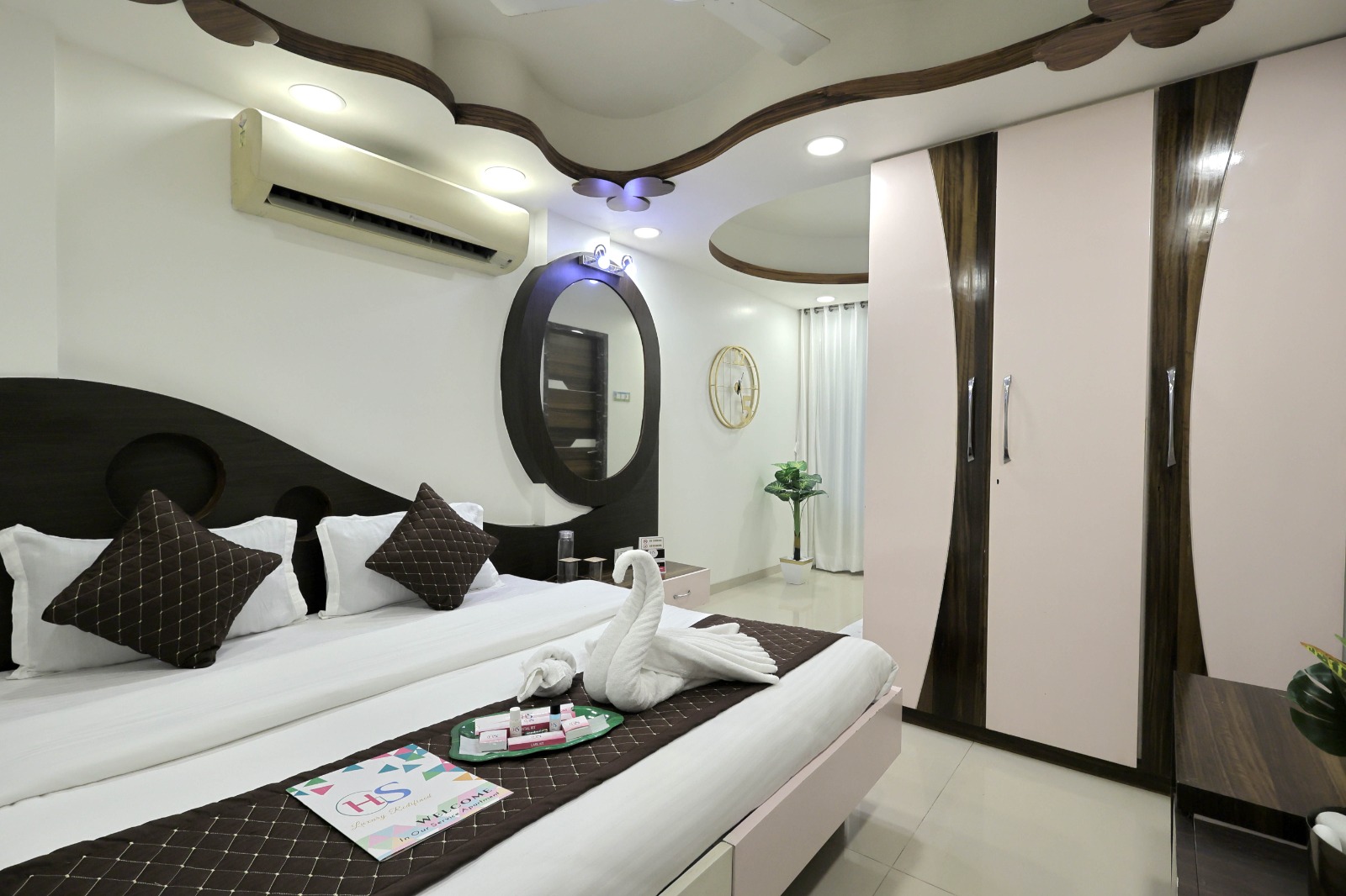 Luxurious 4 Bedroom Apartment in Gorai