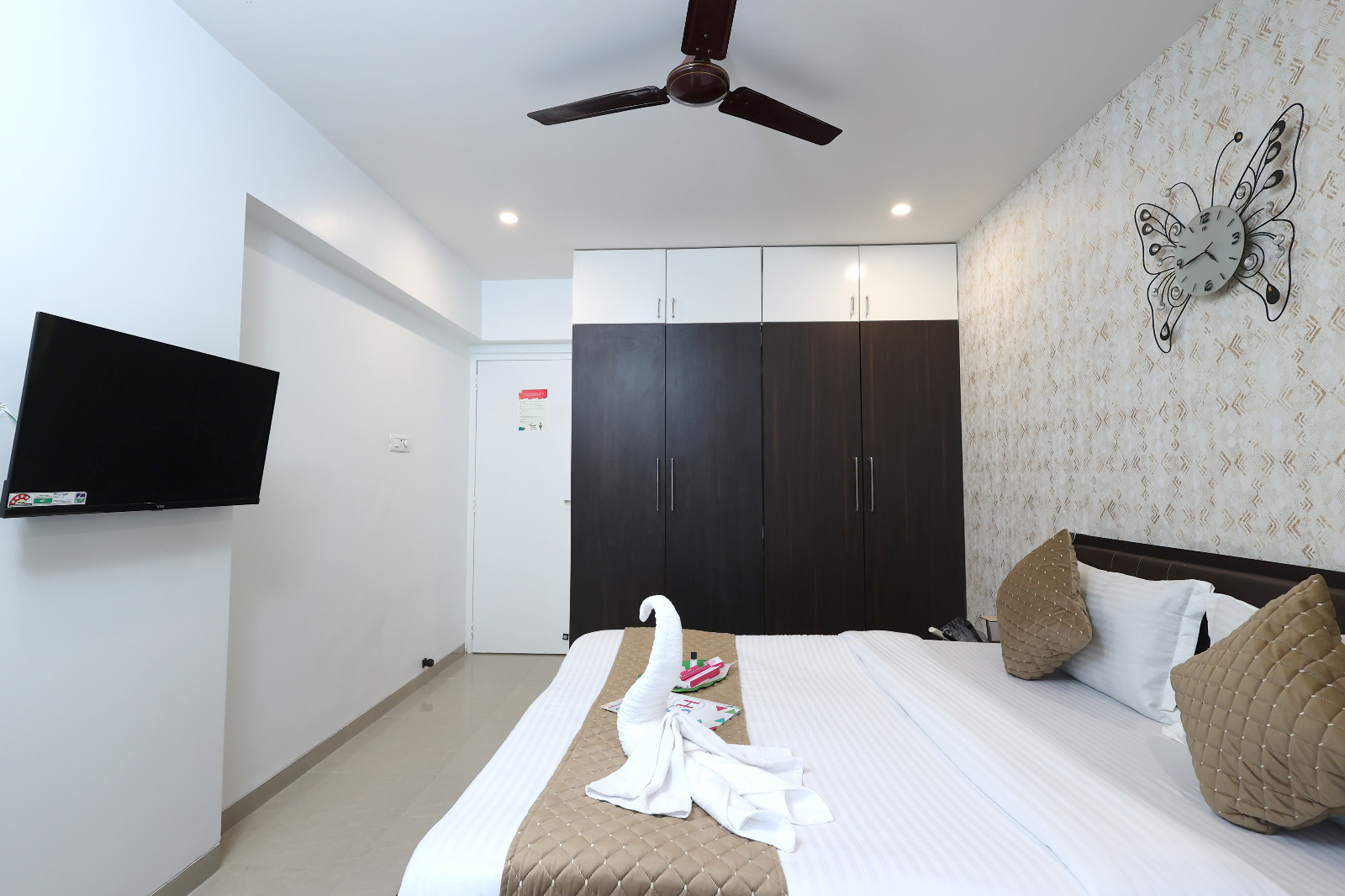 Deluxe 3 Bedroom Serviced Apartment near MIDC Andheri