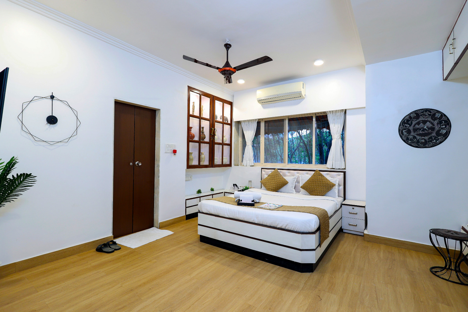 Presidential 5 Bedroom Villa in Kandivali East