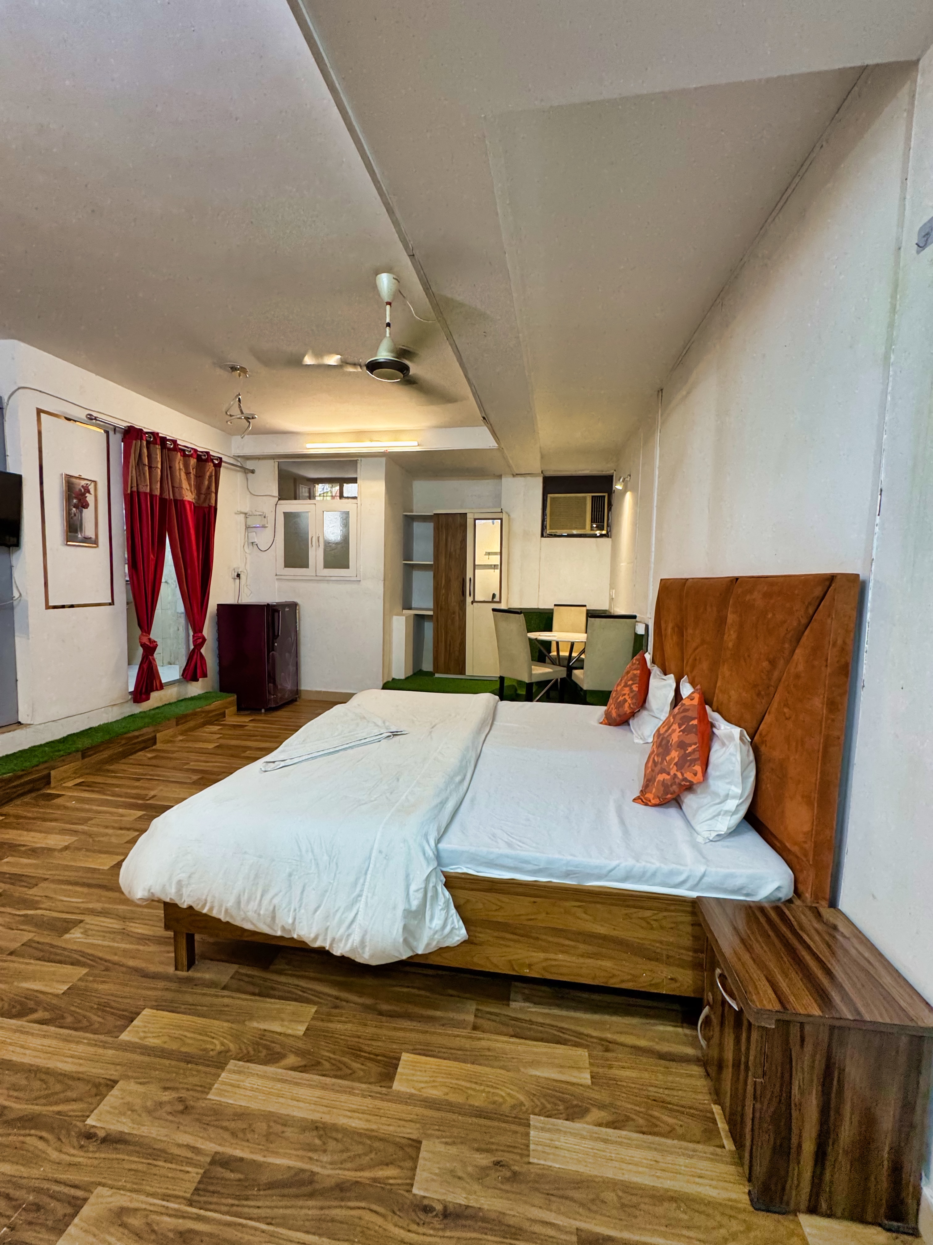 Classic Studio in Saket