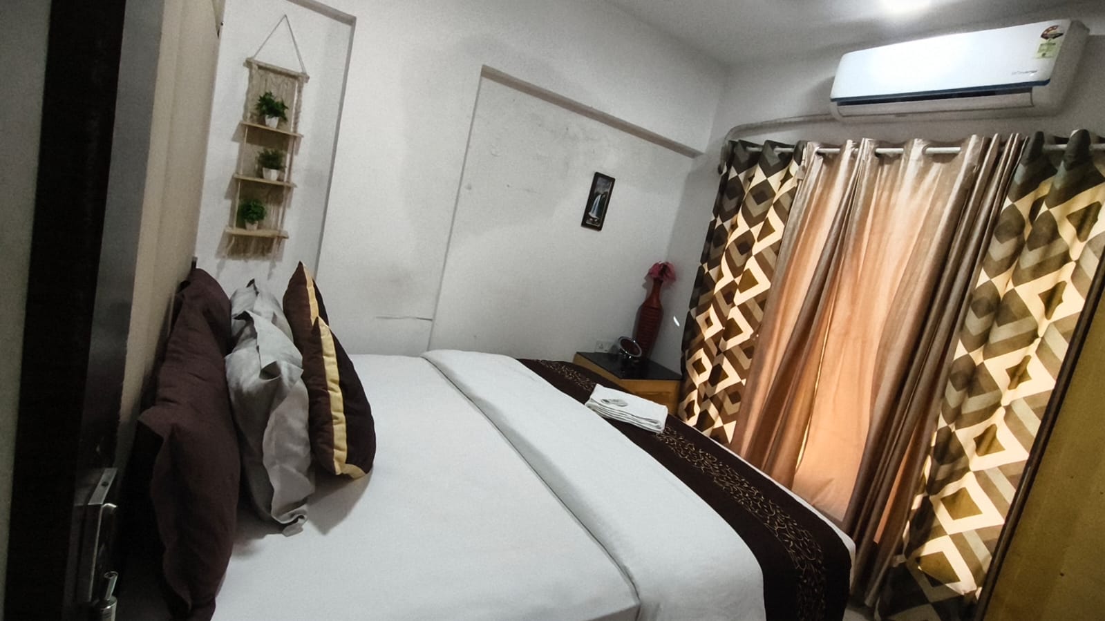 1 Bedroom Luxury Apartment in Santacruz West