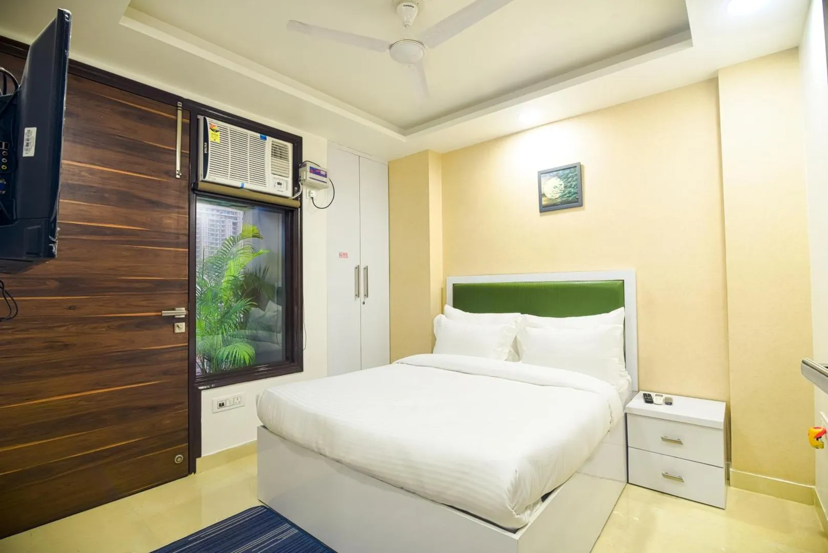 Grandeur Studio Apartment