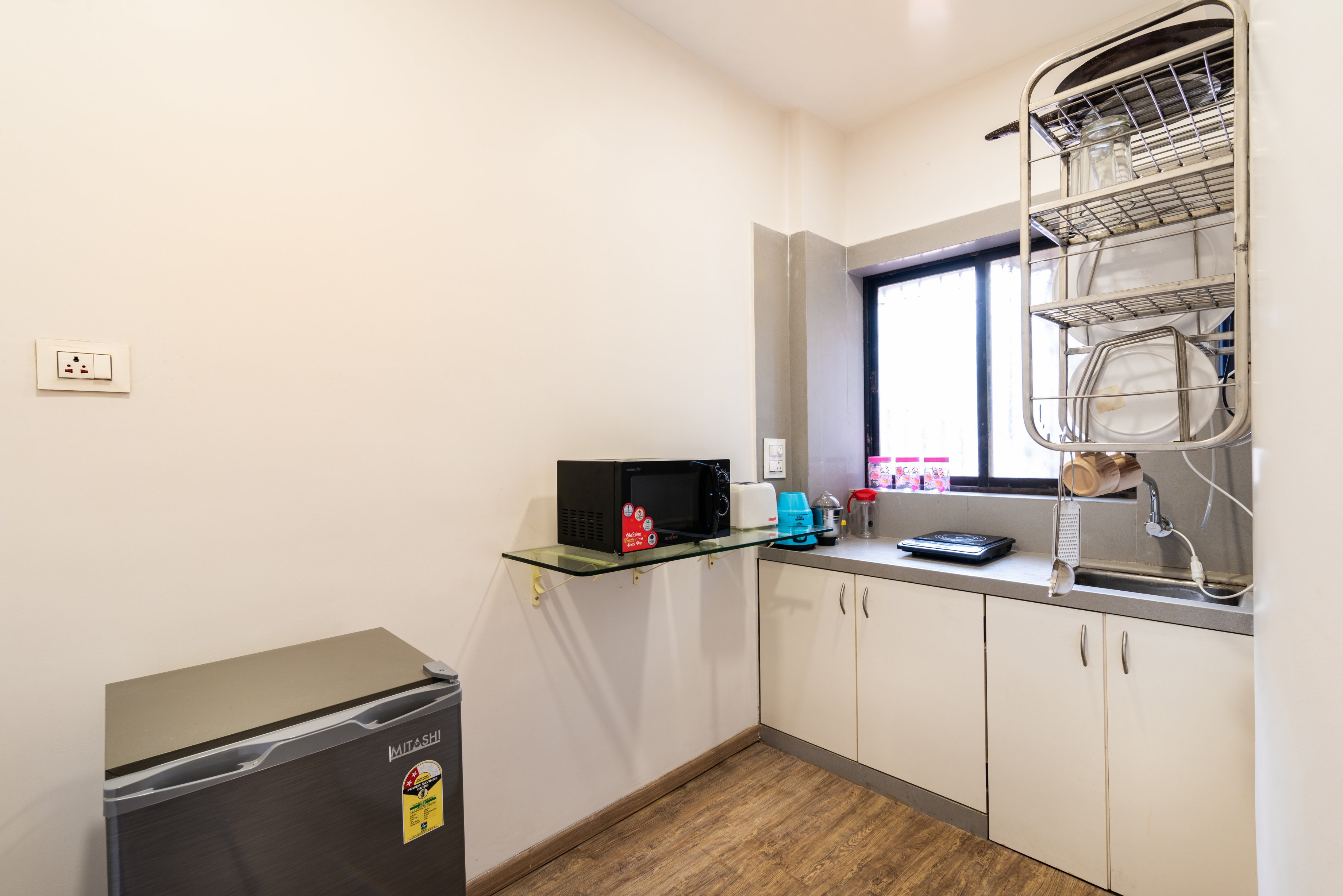 Spacious Studio Apartment in Borivali East