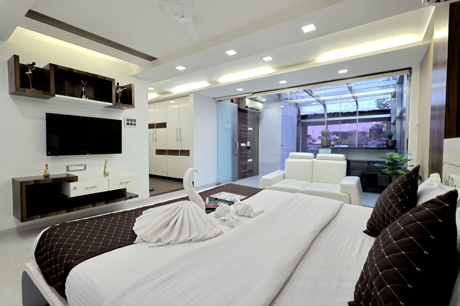 Luxurious 4 Bedroom Apartment in Gorai