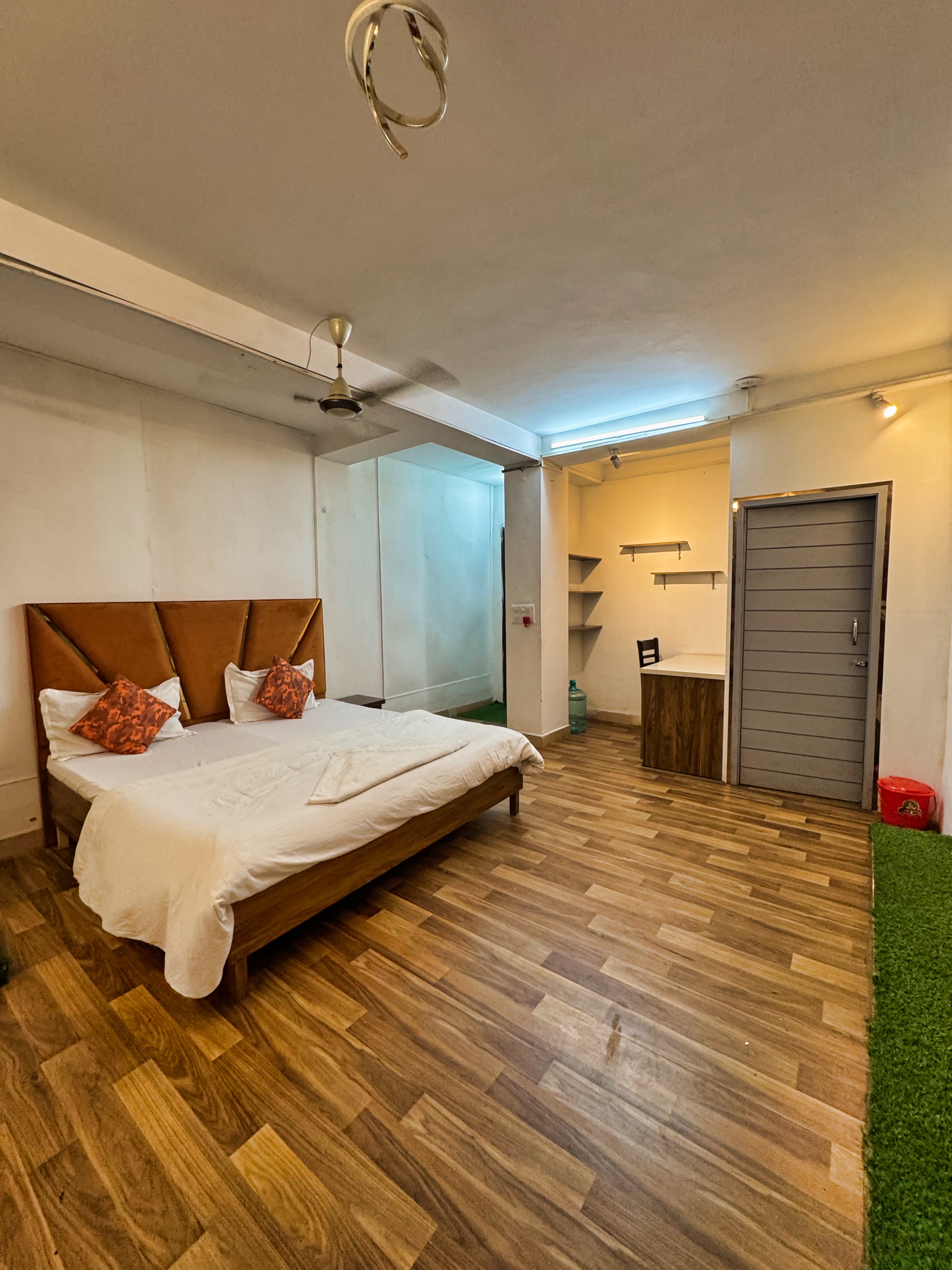 Classic Studio in Saket