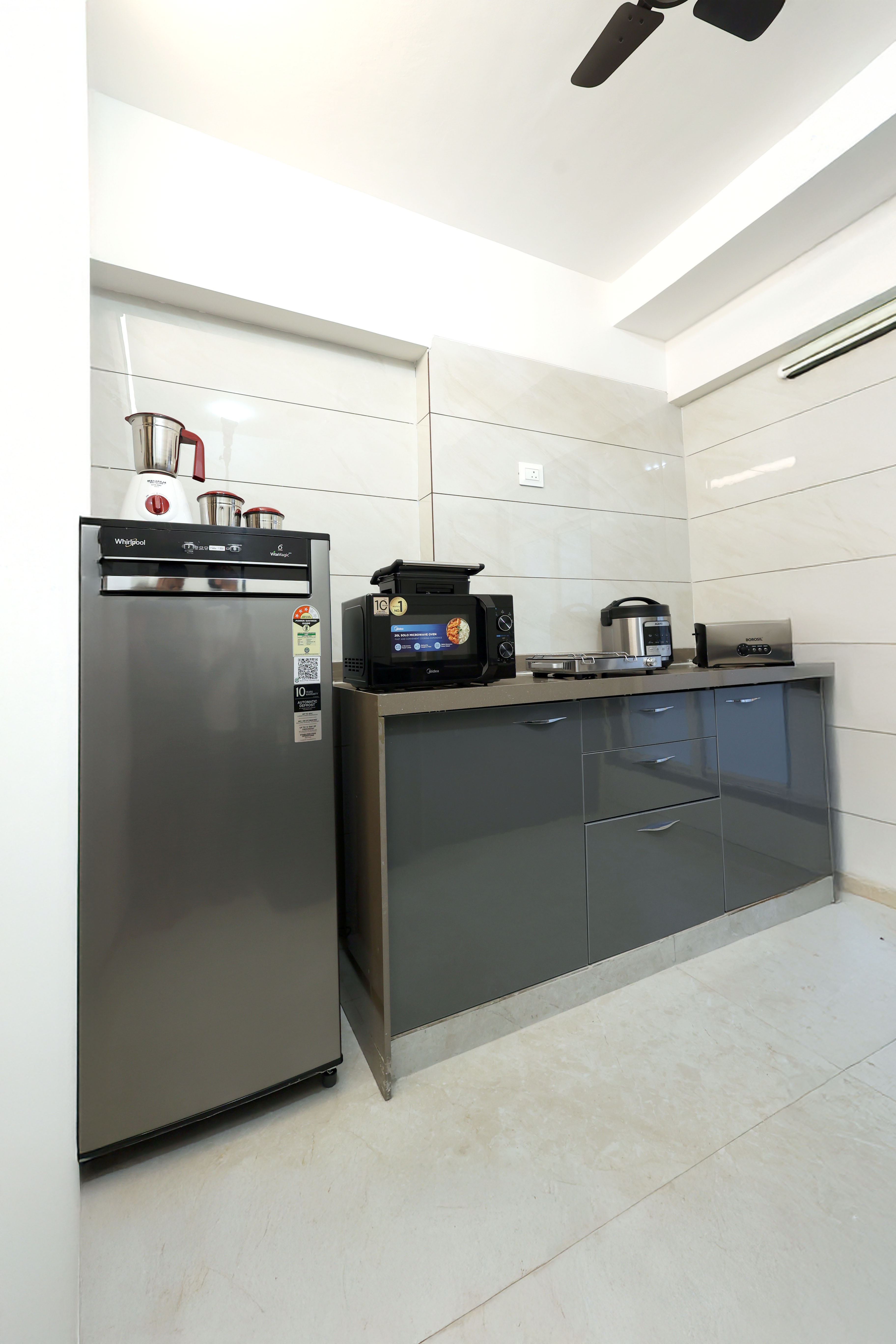 Spacious 1 Bedroom Apartment in Jogeshwari East