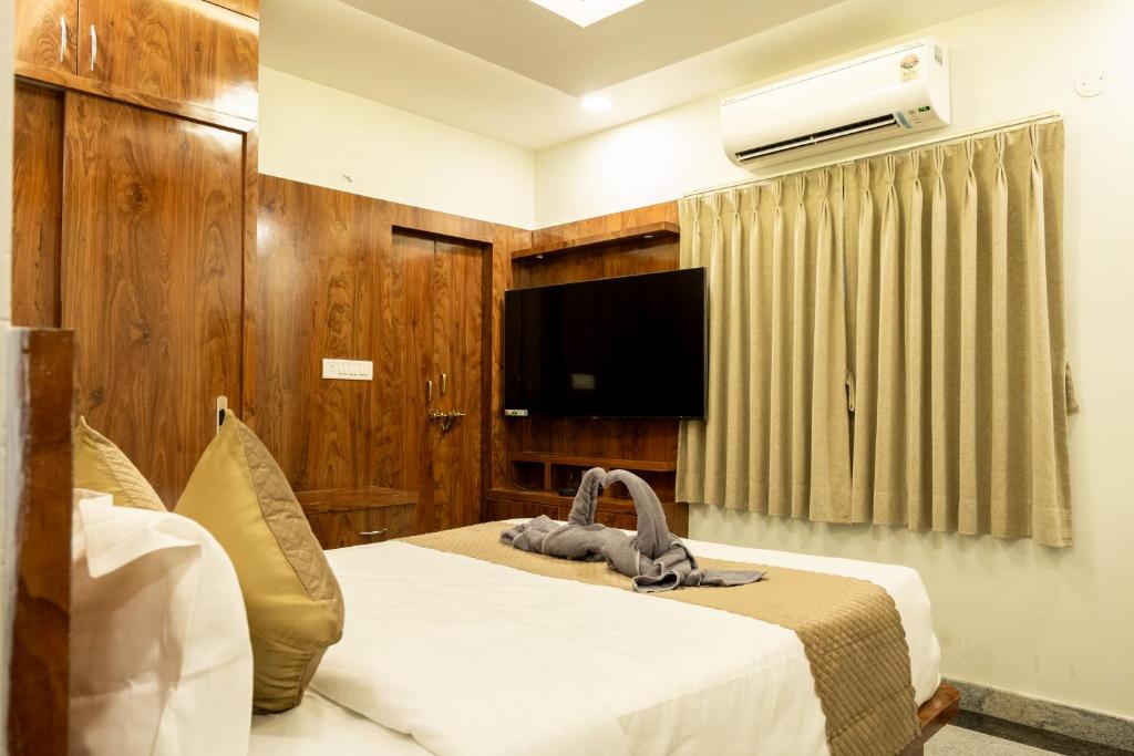 Royal 3 Bedroom Apartment in Gachibowli