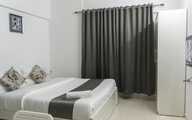 Private room with Shared Living Area and Kitchen