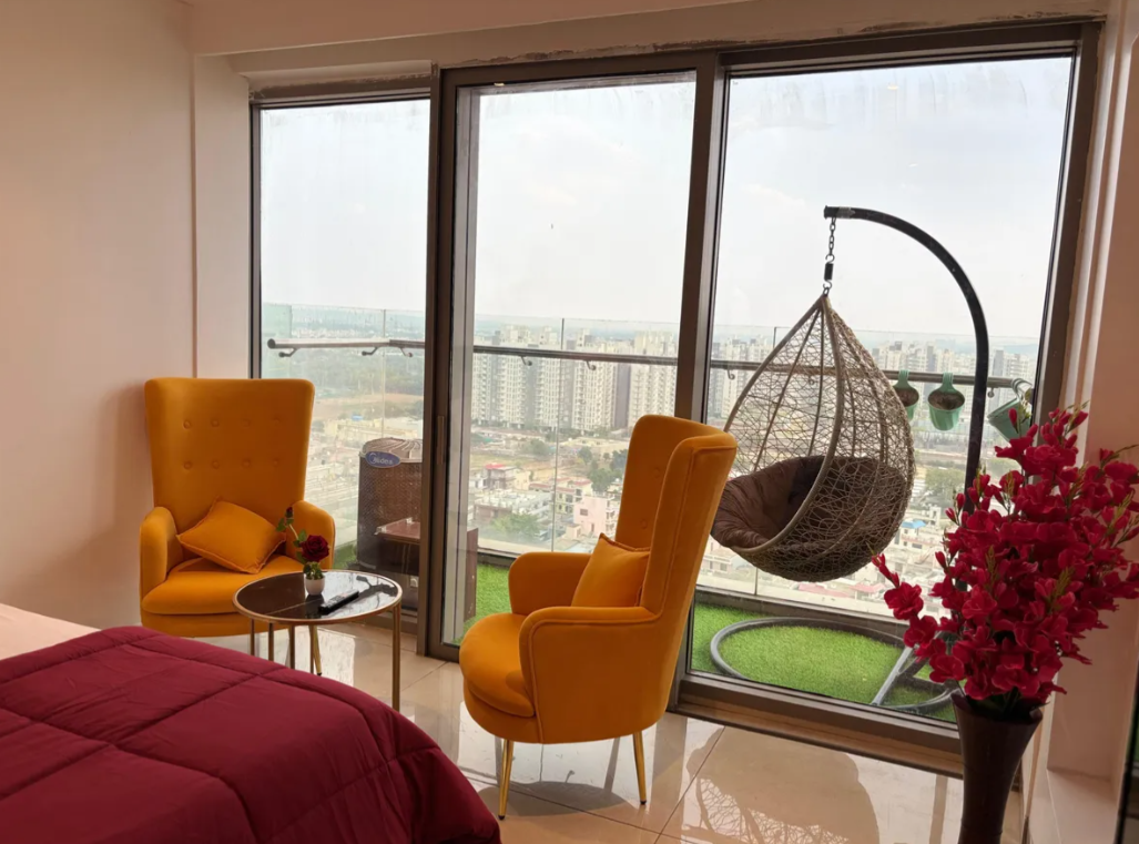 Studio Skyloft near Urbana