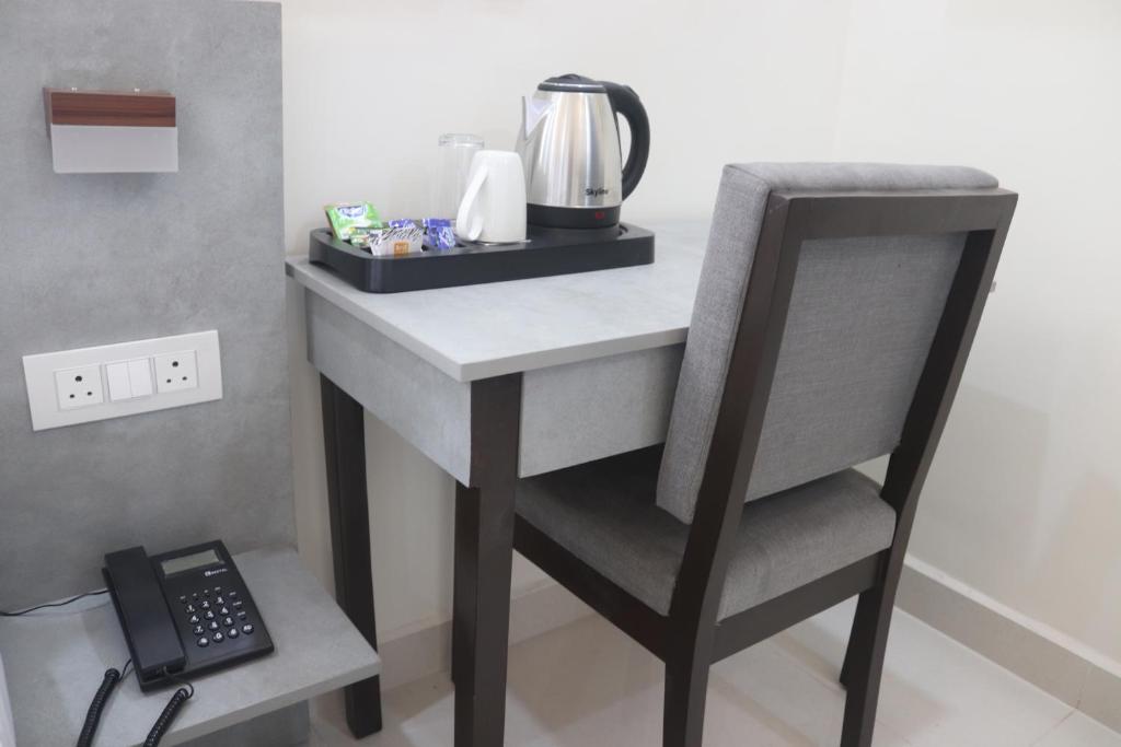 Luxury Suites in Hitech Area