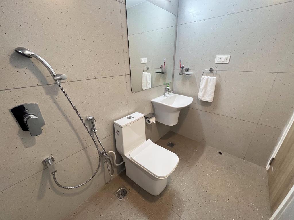 Luxury Suites in Hitech Area