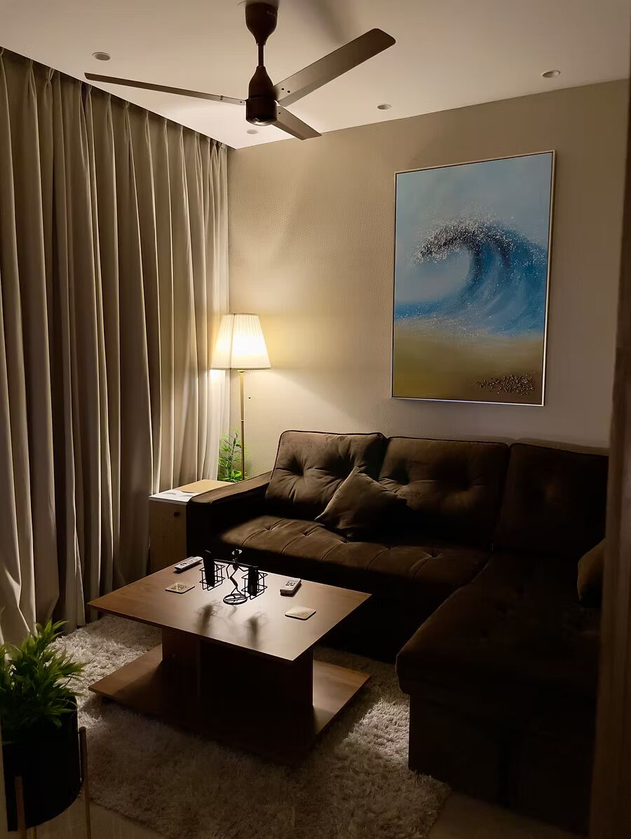 Spacious 4 Bedroom Apartment in Sushant Lok 2