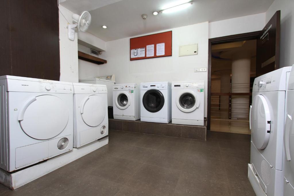 Luxury Noble Apartment near Langfold Garden