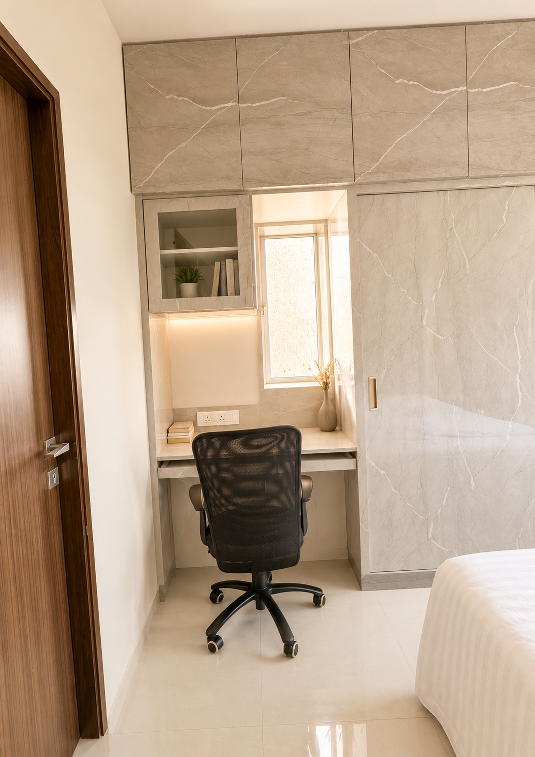 Skyline View 2 Bedroom Apartment near Oberoi Mall