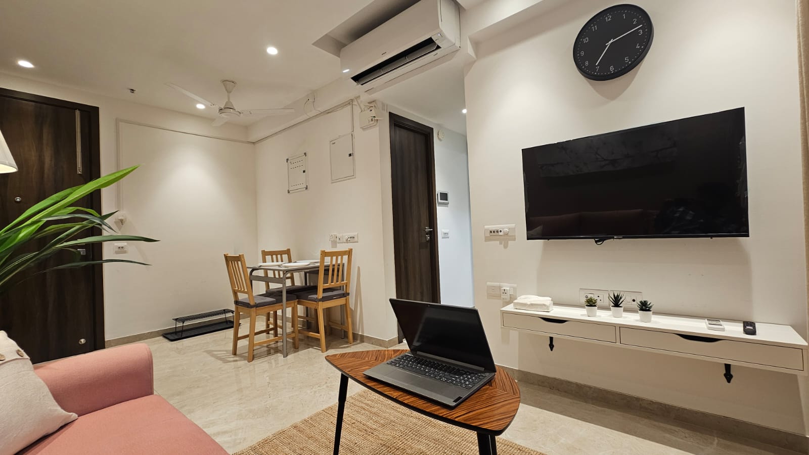 Luxury 1 Bedroom Apartment in Powai