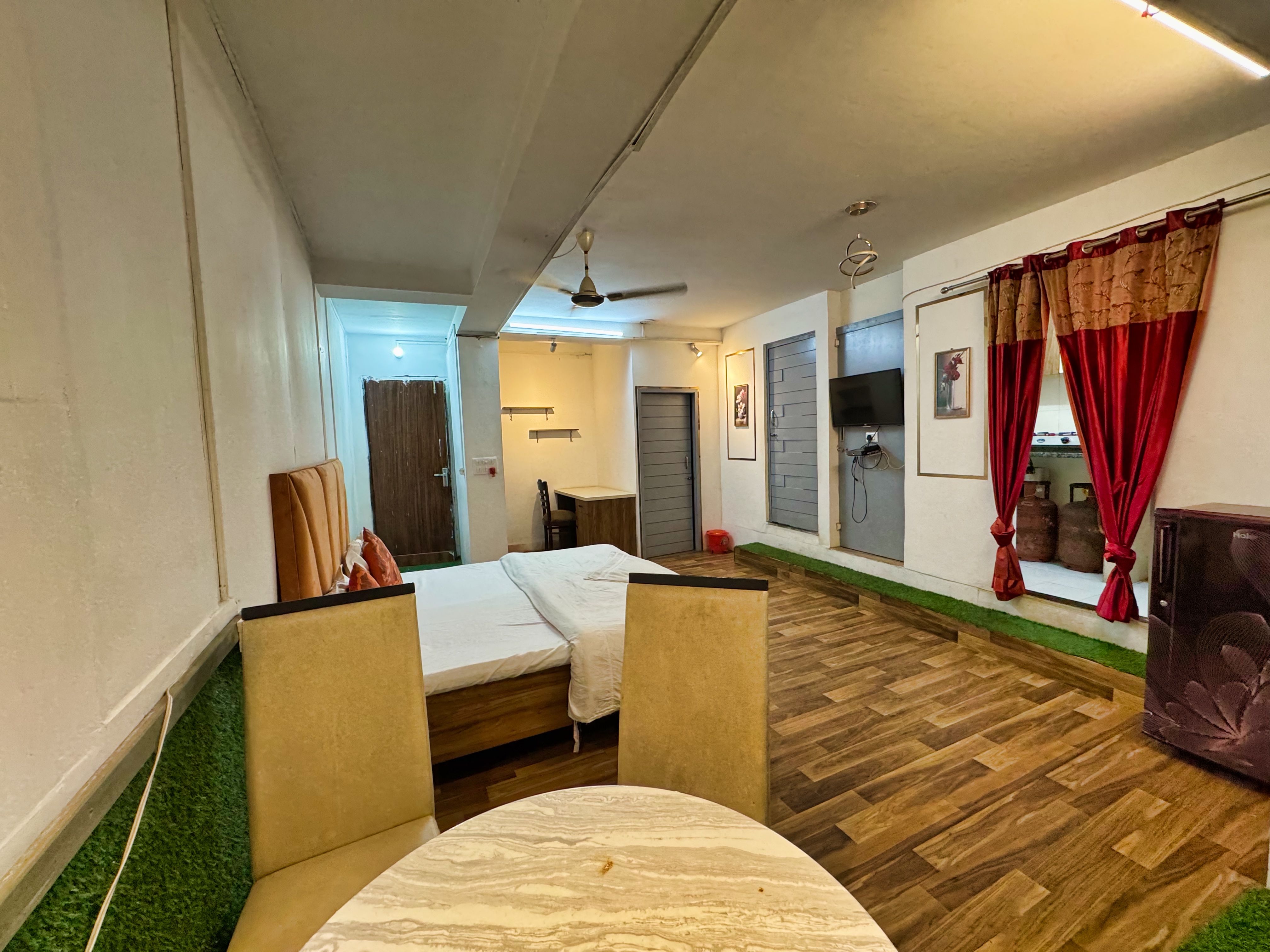 Classic Studio in Saket