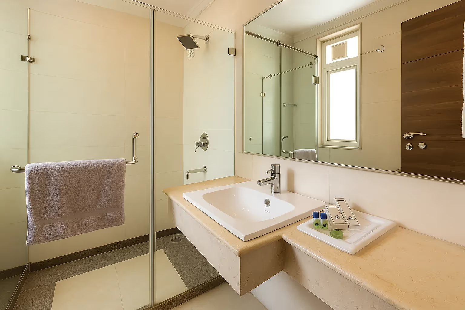 Luxury 1 Bedroom Apartment near Huda Metro Station