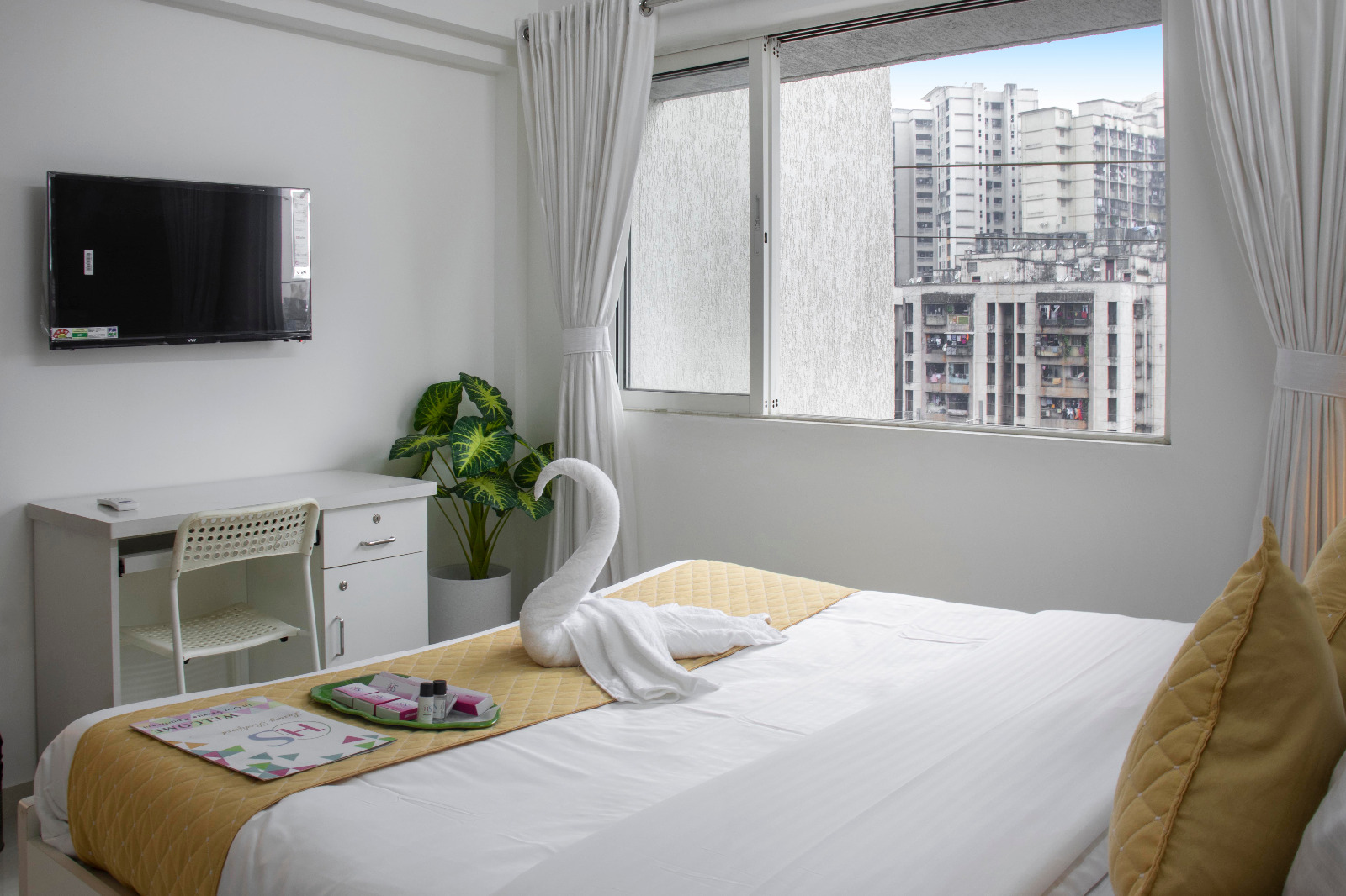 Royal 2 Bedroom Apartment in Malad East