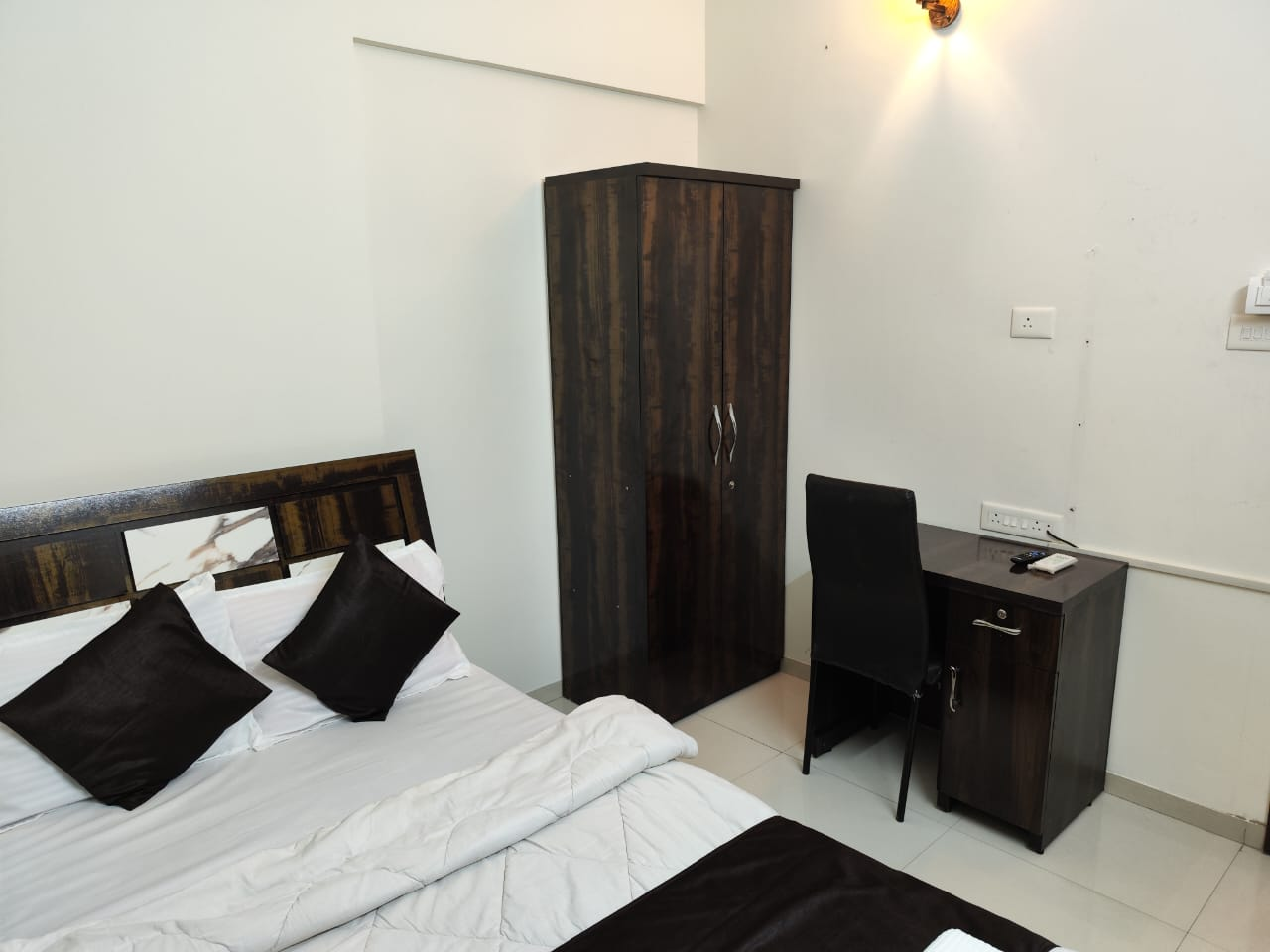 Contemporary 3 Bedroom Serviced Apartment