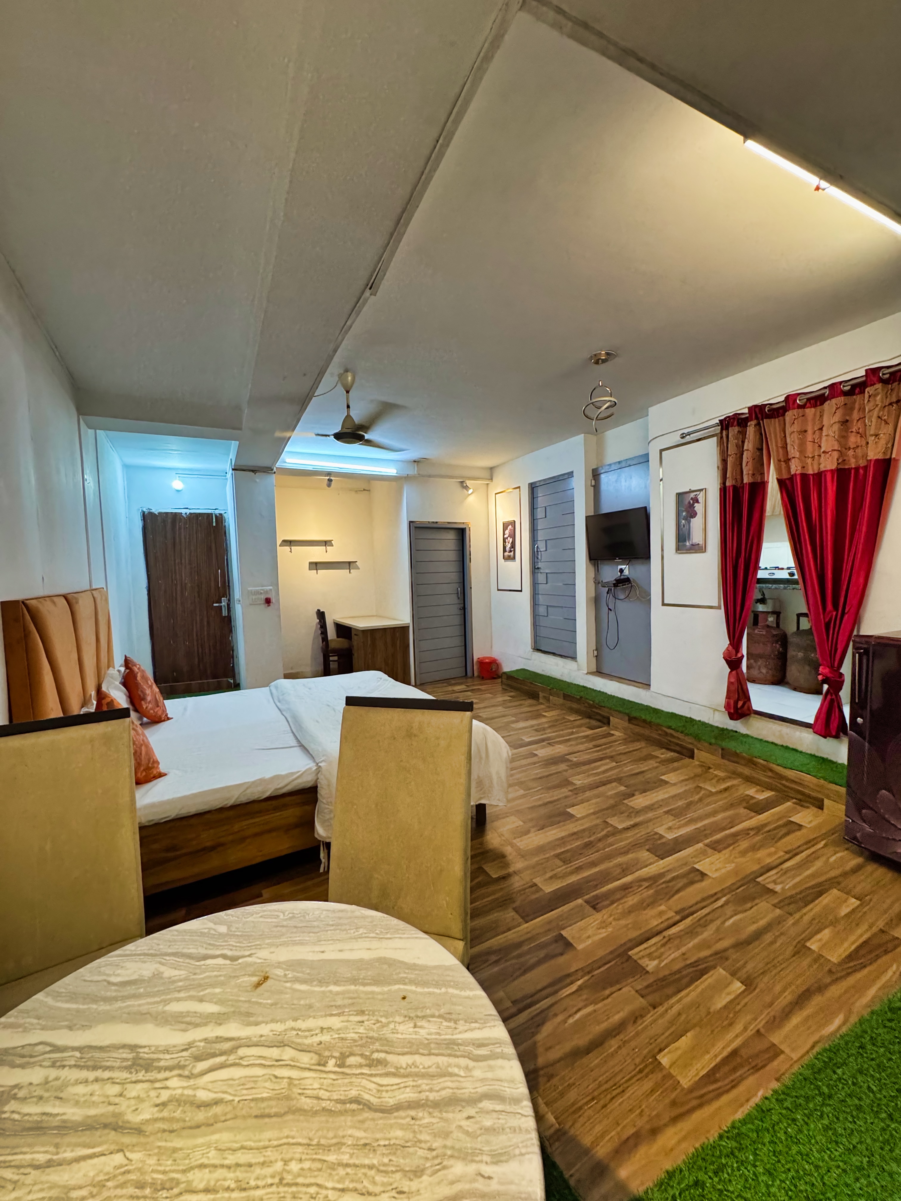 Classic Studio in Saket