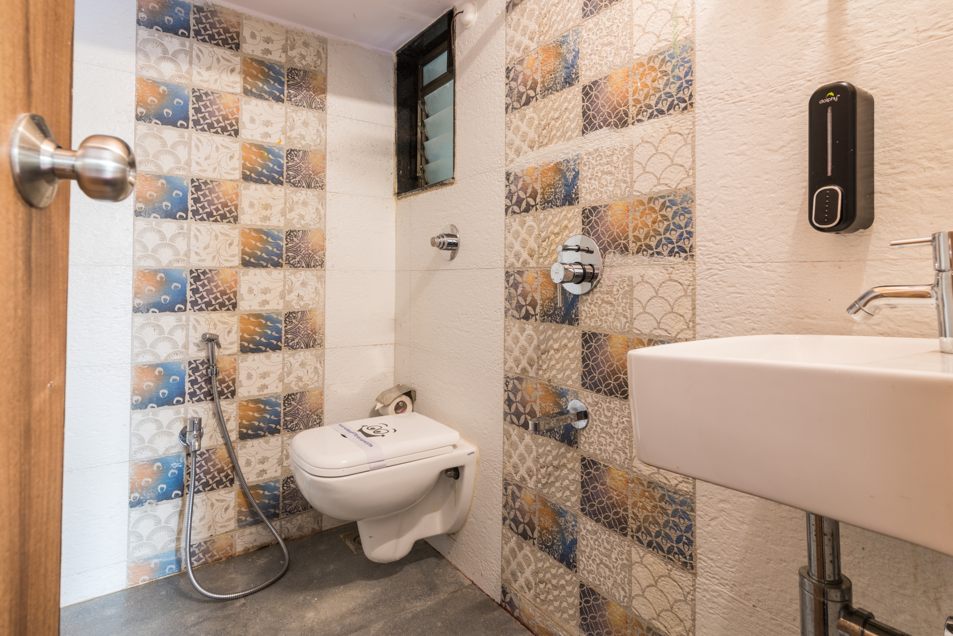 Classic 1 Bedroom Apartment in Borivali