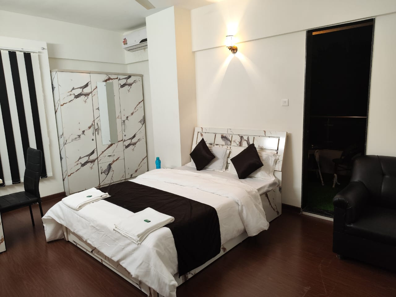 Contemporary 3 Bedroom Serviced Apartment
