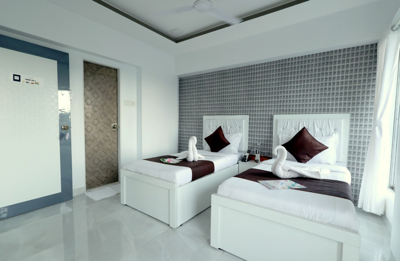 2 BR Homestsay in J B Nagar Andheri