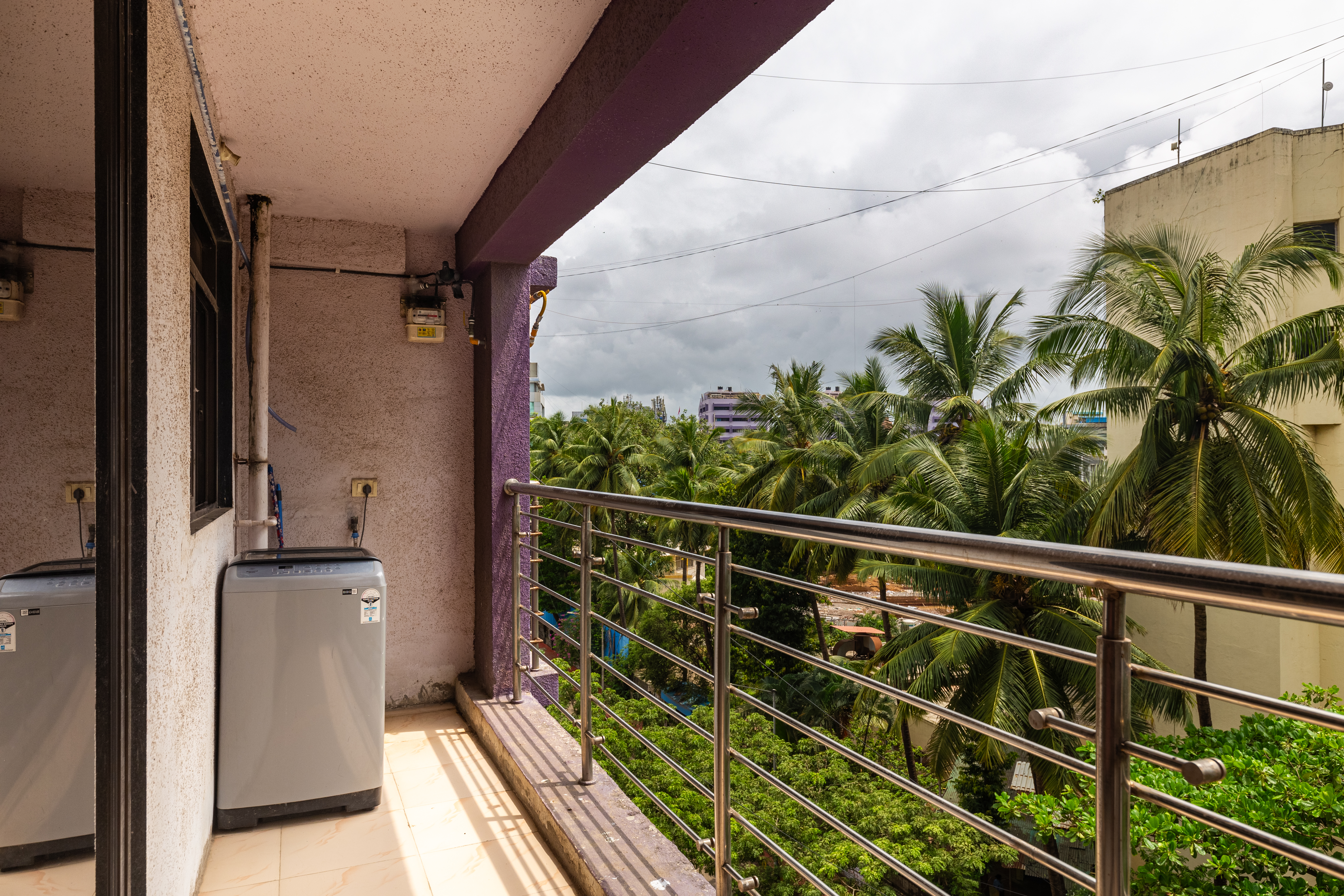 Refined 2 Bedroom Apartment near BKC