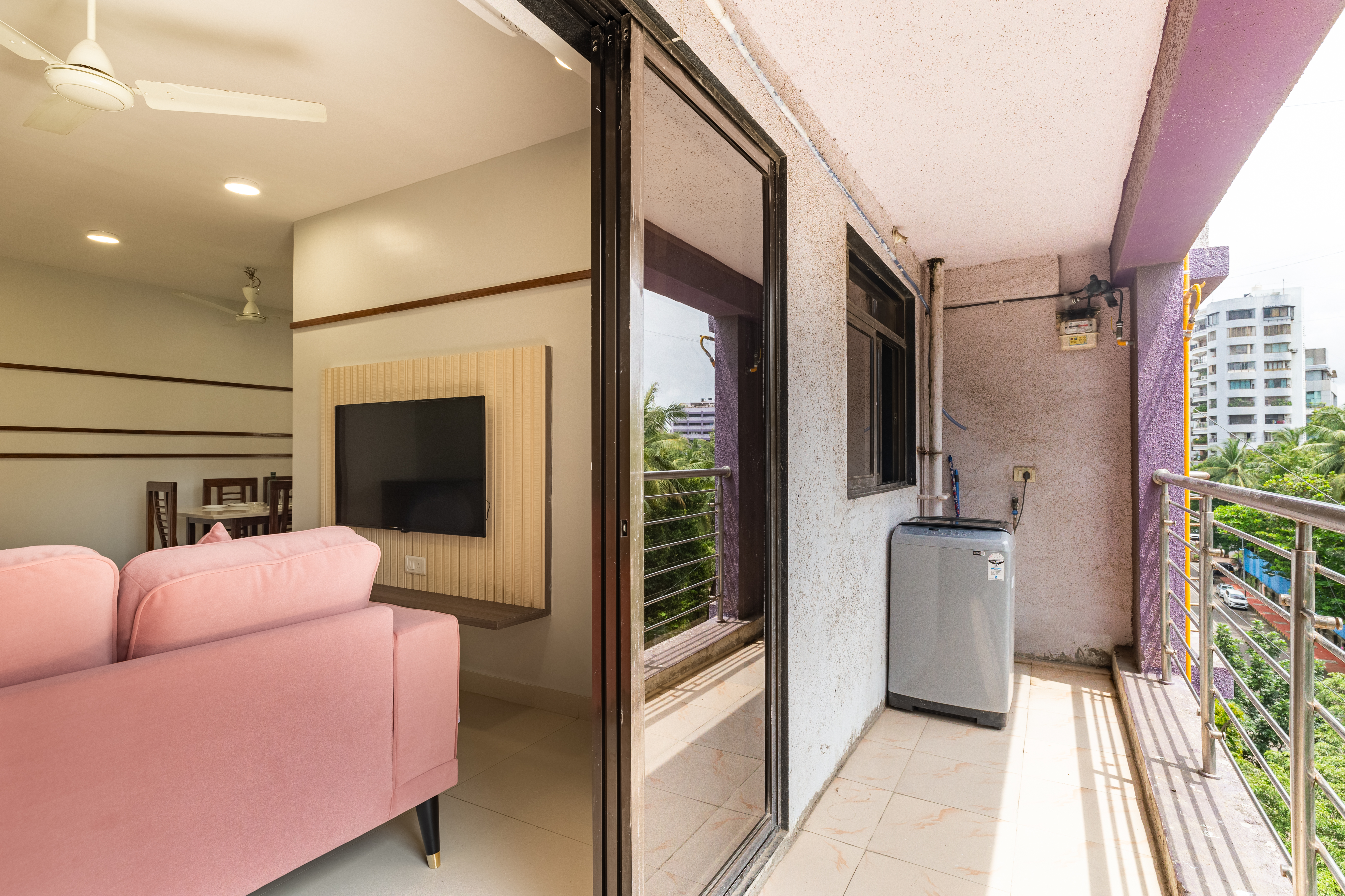 Refined 2 Bedroom Apartment near BKC
